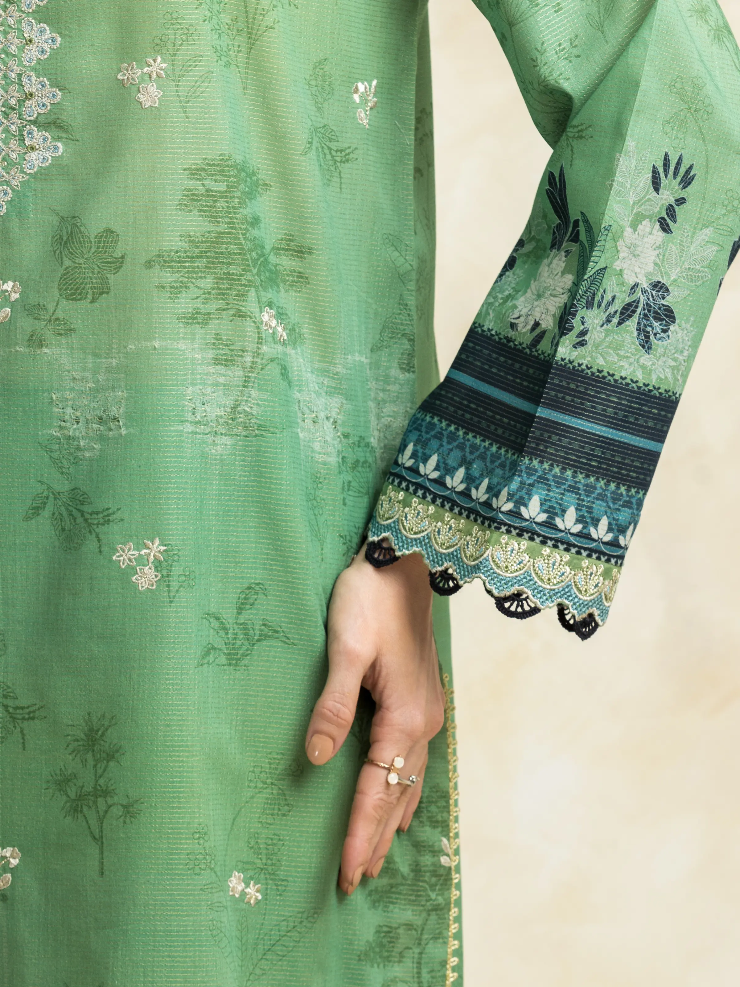 Unstitched Embroidered Lawn Suit - EWU5V1-31205-3P - Image 6