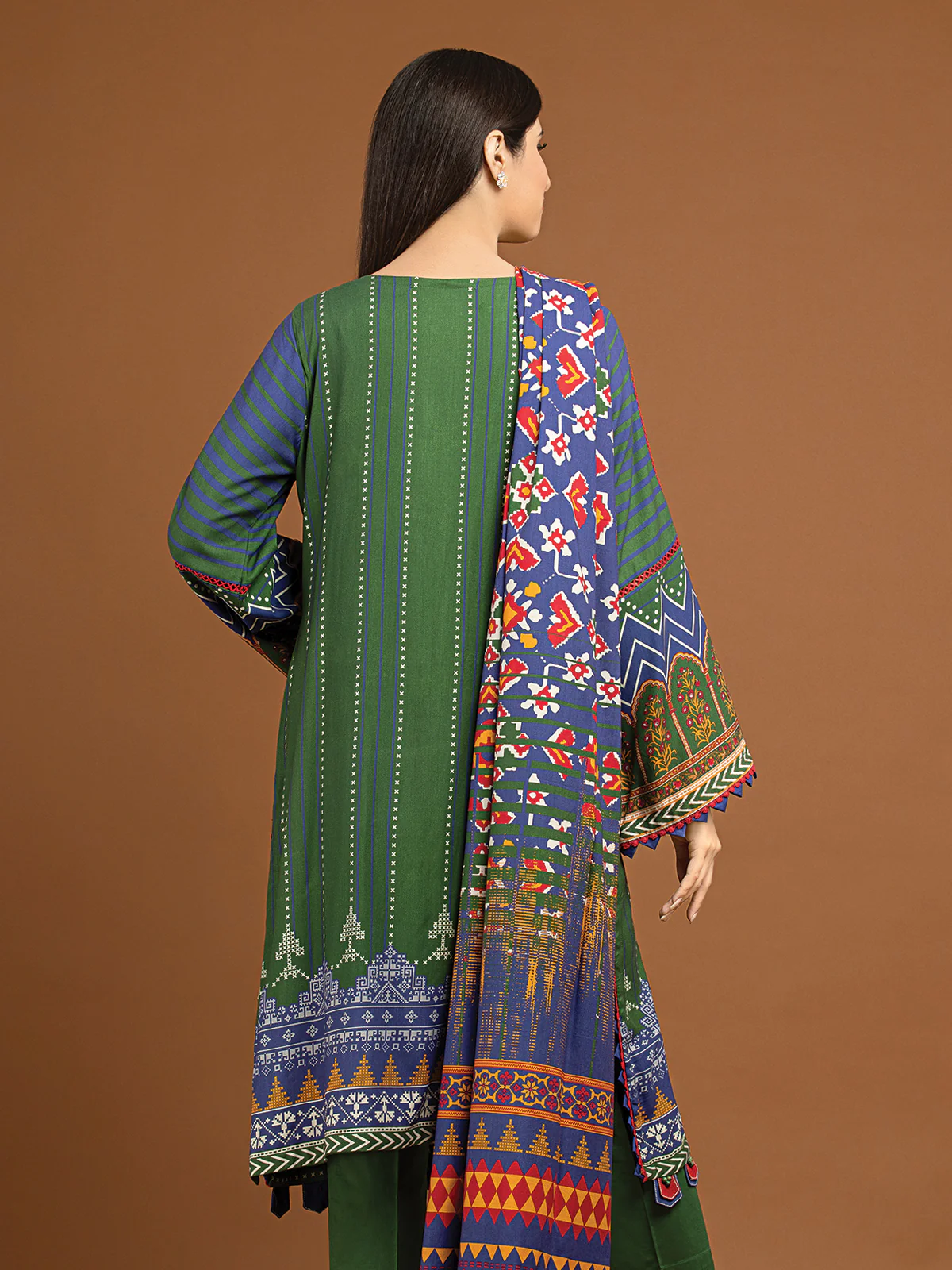 Unstitched Embroidered Viscose Suit - EWU22V13-24049XXL - Image 2