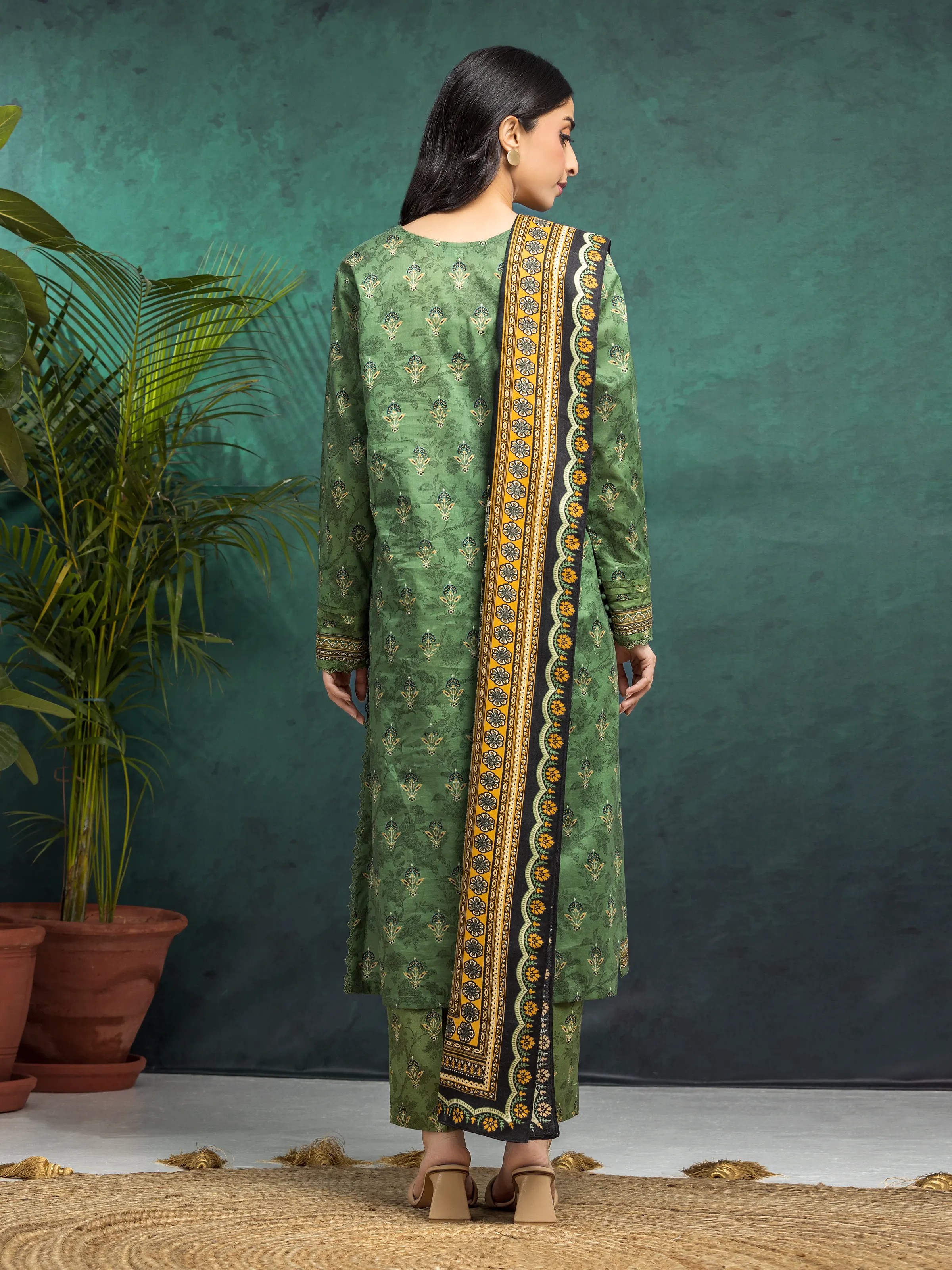 Unstitched Printed Khaddar Suit - EWU24M3-086-3P - Image 2