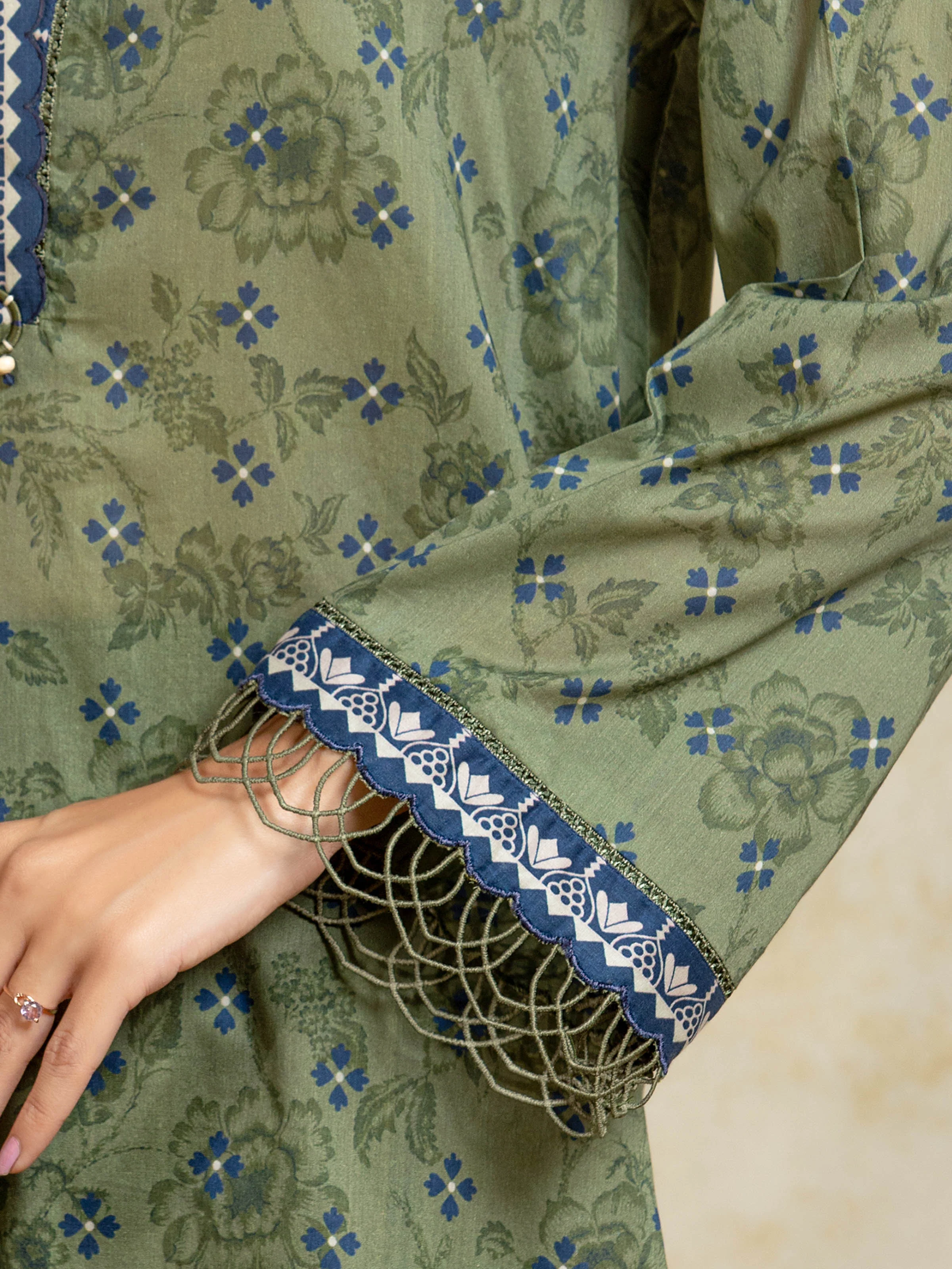 Unstitched Printed Khaddar Suit - EWU5A3-35971-3P - Image 4