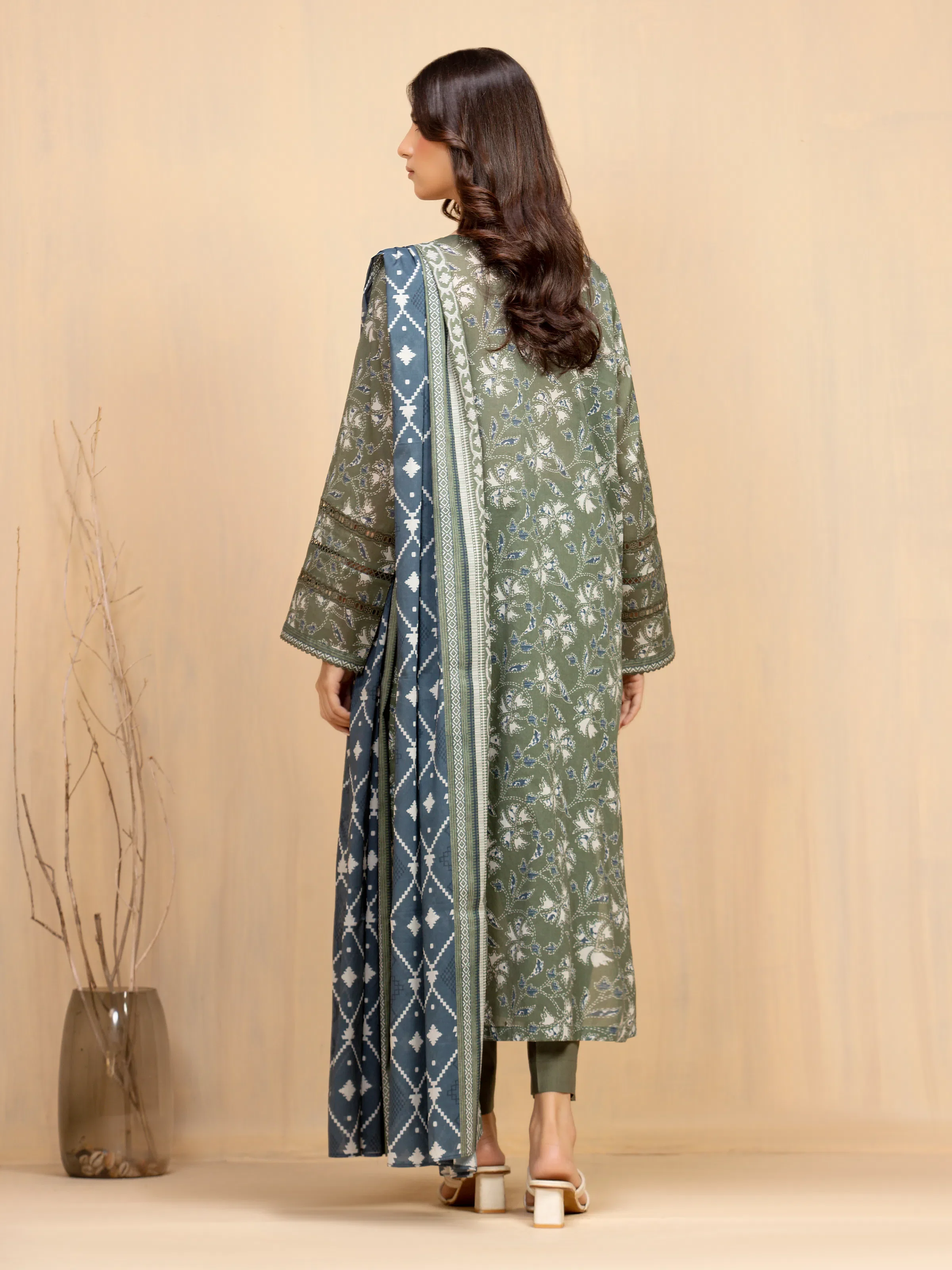 Unstitched Printed Khaddar Suit - EWU5A3-36019-3P - Image 5