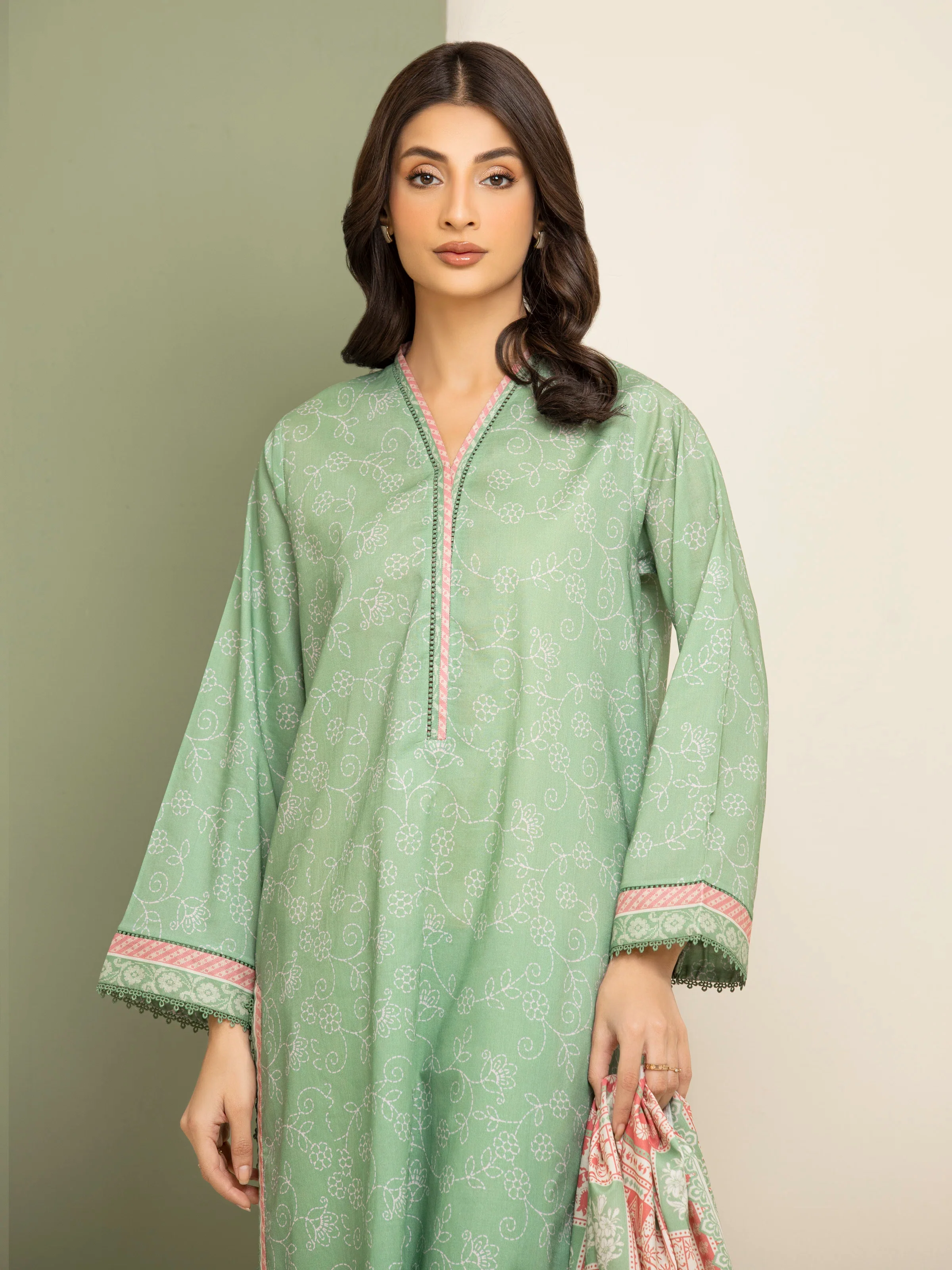 Unstitched Printed Lawn Suit - EWU5A1-35159-3P - Image 4