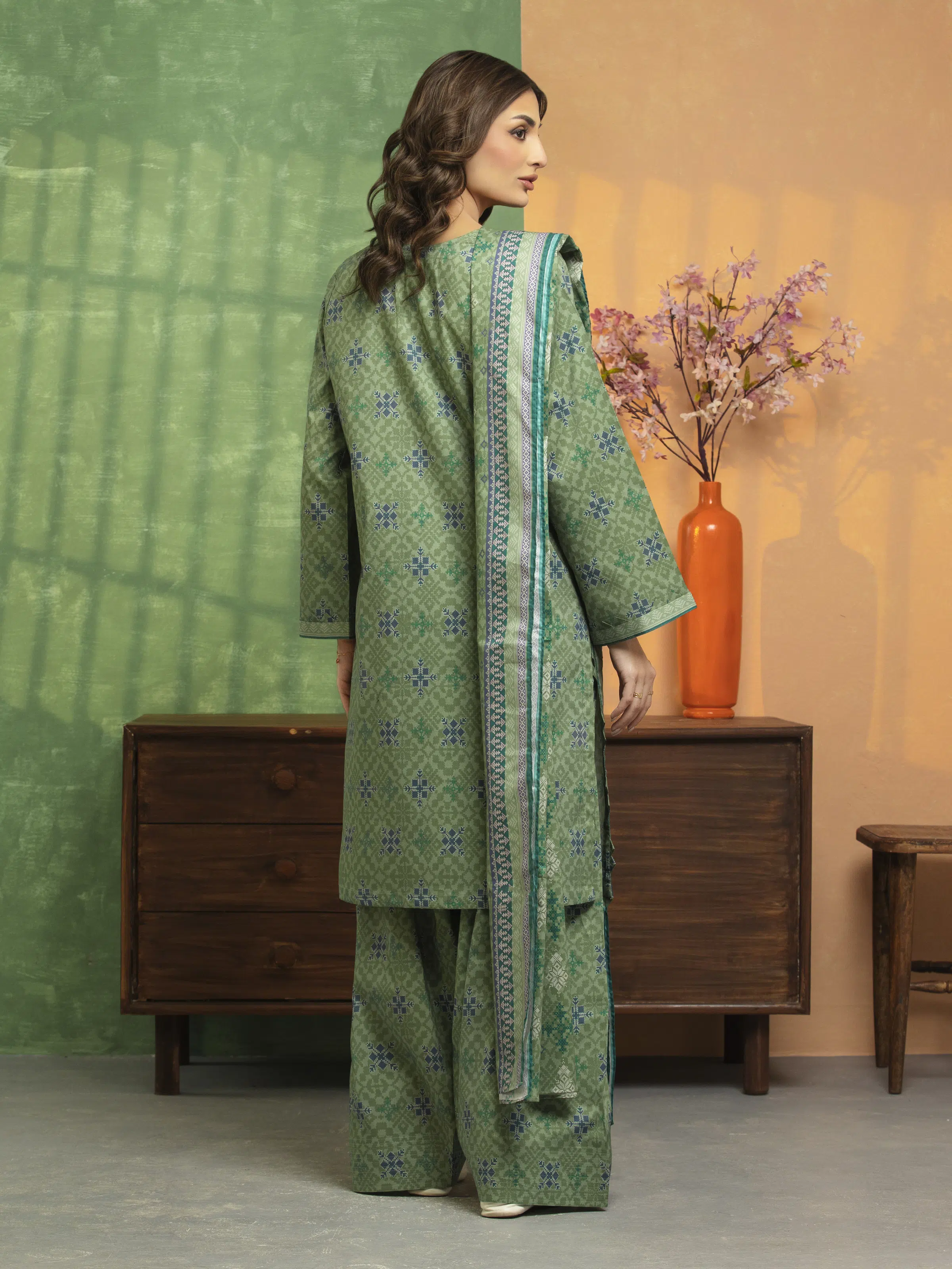 Unstitched Printed Lawn Suit - EWU5A1-35198-3P - Image 2
