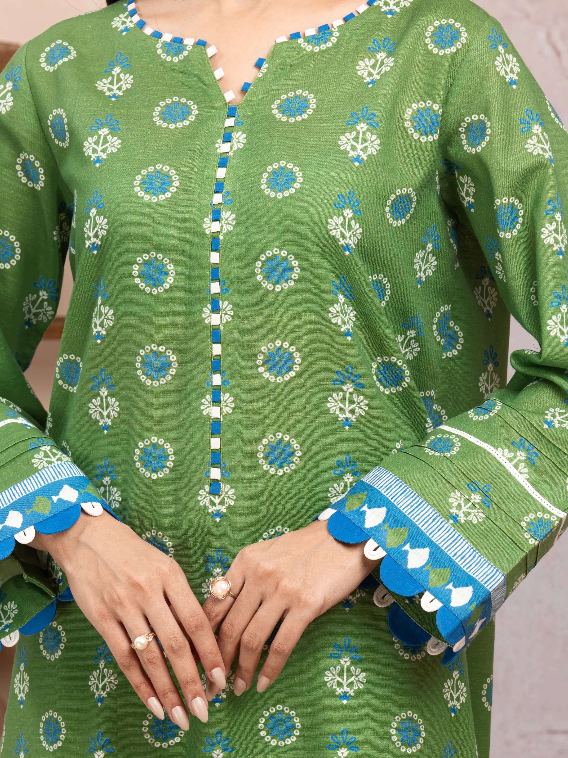 Unstitched Printed Lawn Suit - EWU5A1-35220-3P - Image 3