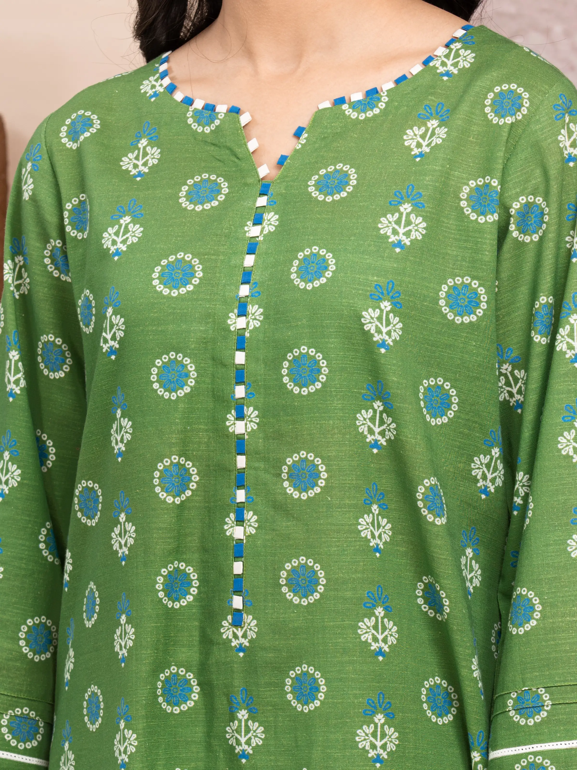 Unstitched Printed Lawn Suit - EWU5A1-35220-3P - Image 4