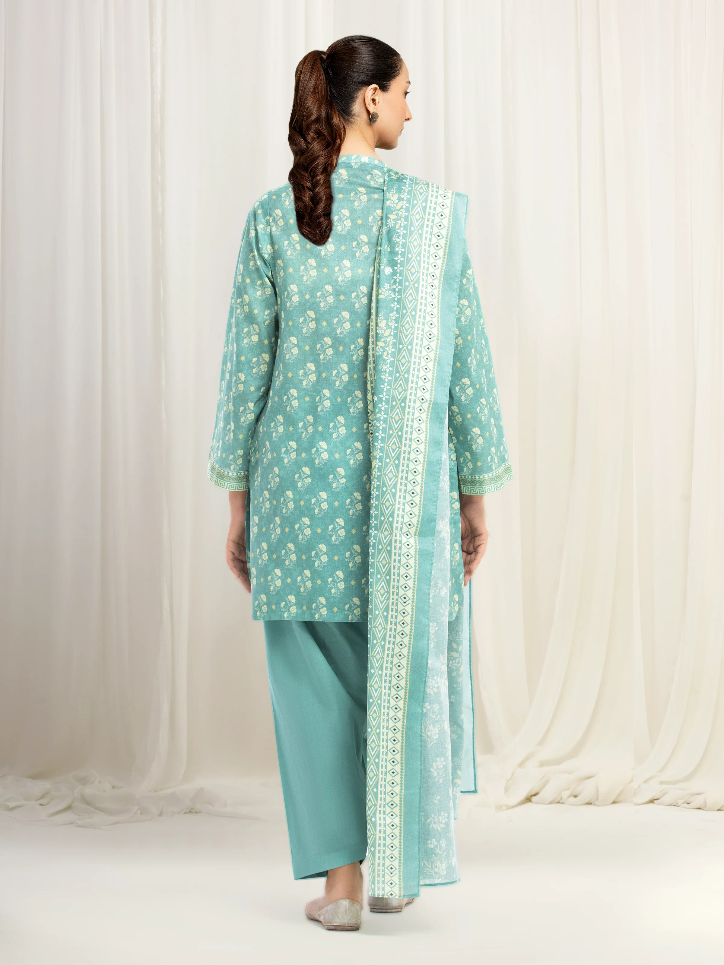 Unstitched Printed Lawn Suit - EWU6A1-36543-3P - Image 5