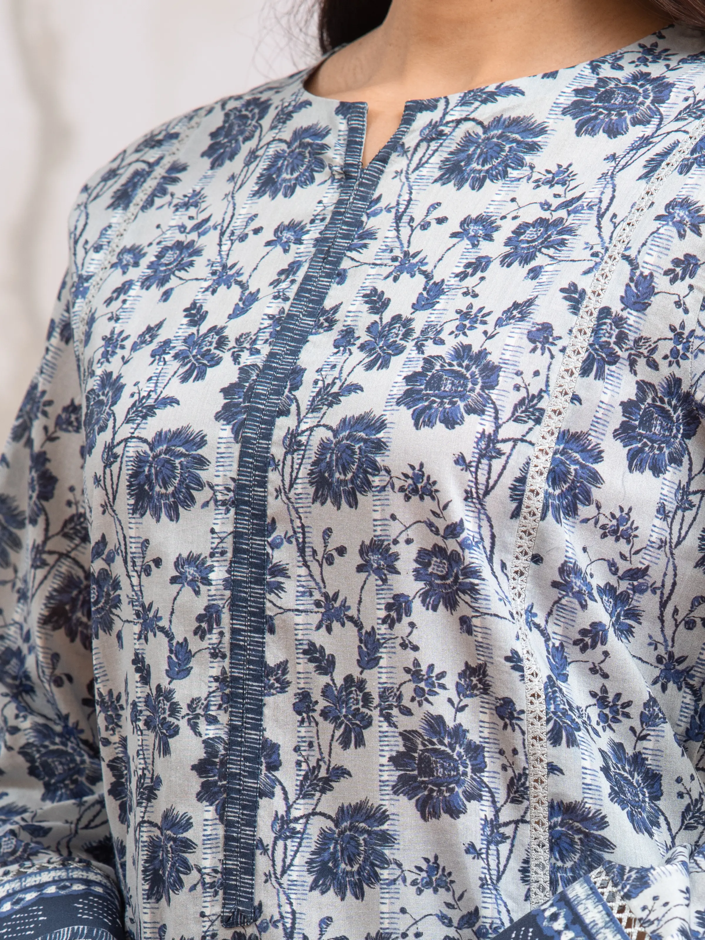 Unstitched Printed Khaddar Suit - EWU24A3-29605-3P - Image 3