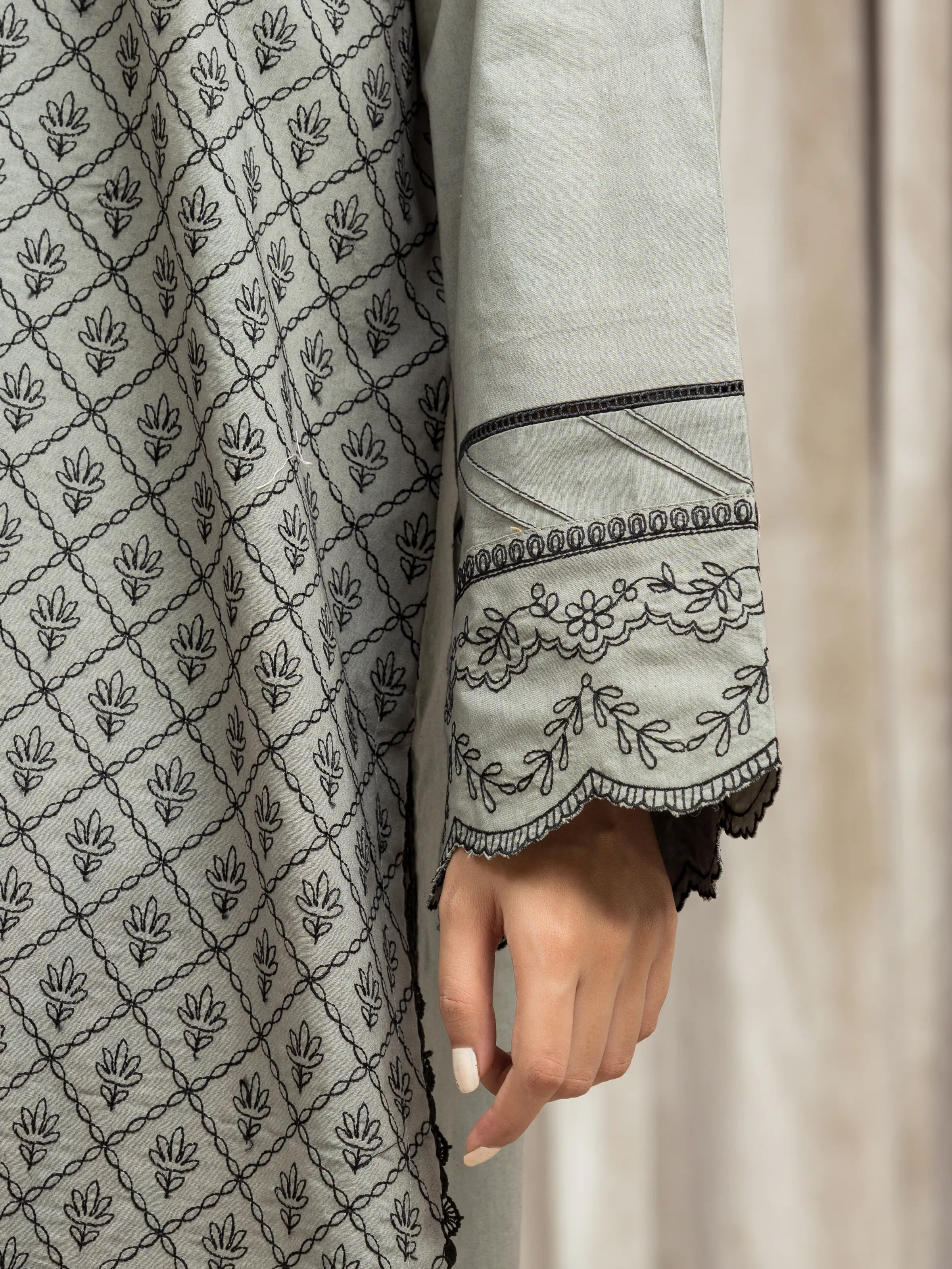 Unstitched Embroidered Cambric Suit - EWU24V2-30146-3P - Image 4
