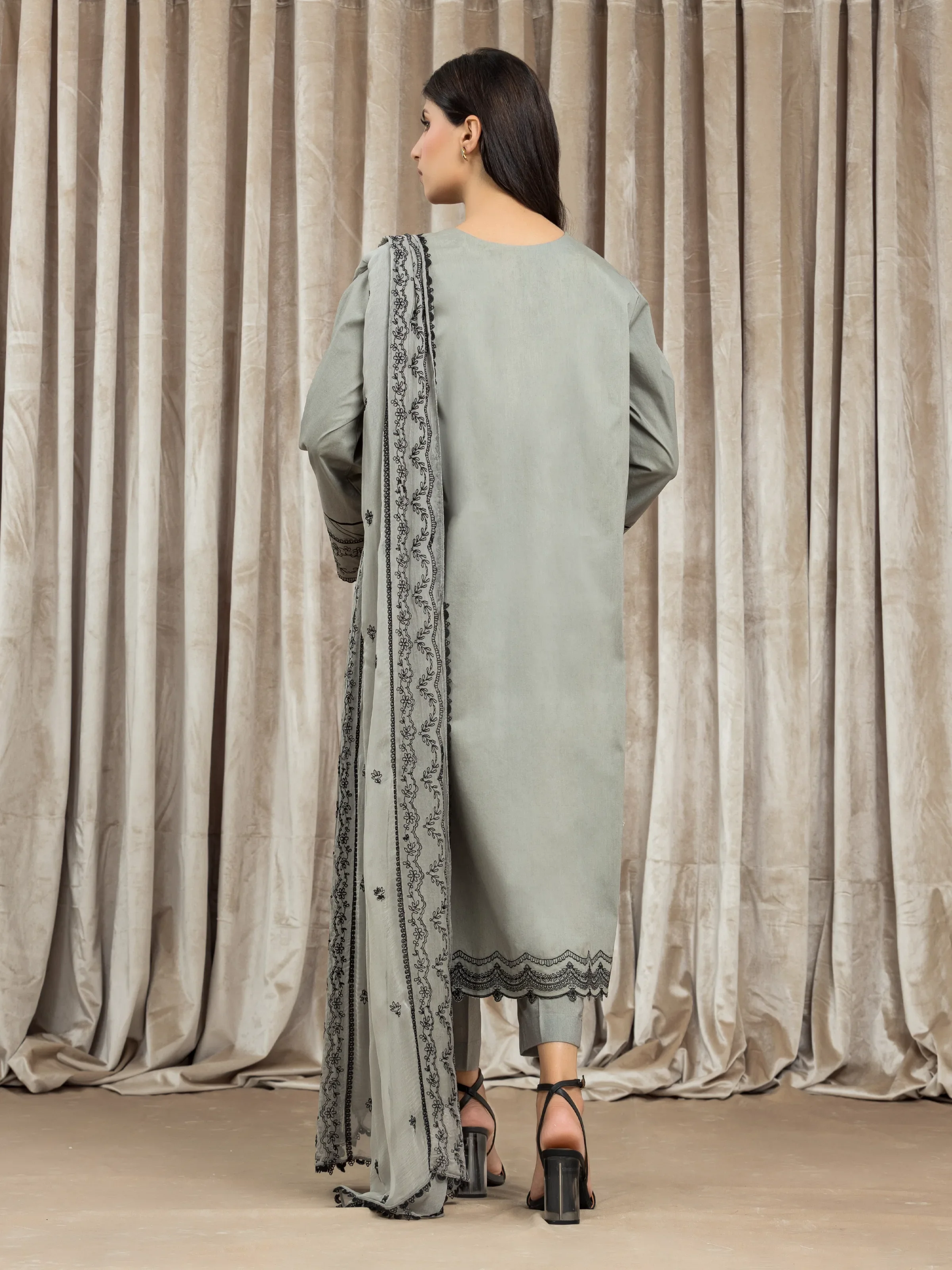 Unstitched Embroidered Cambric Suit - EWU24V2-30146-3P - Image 6