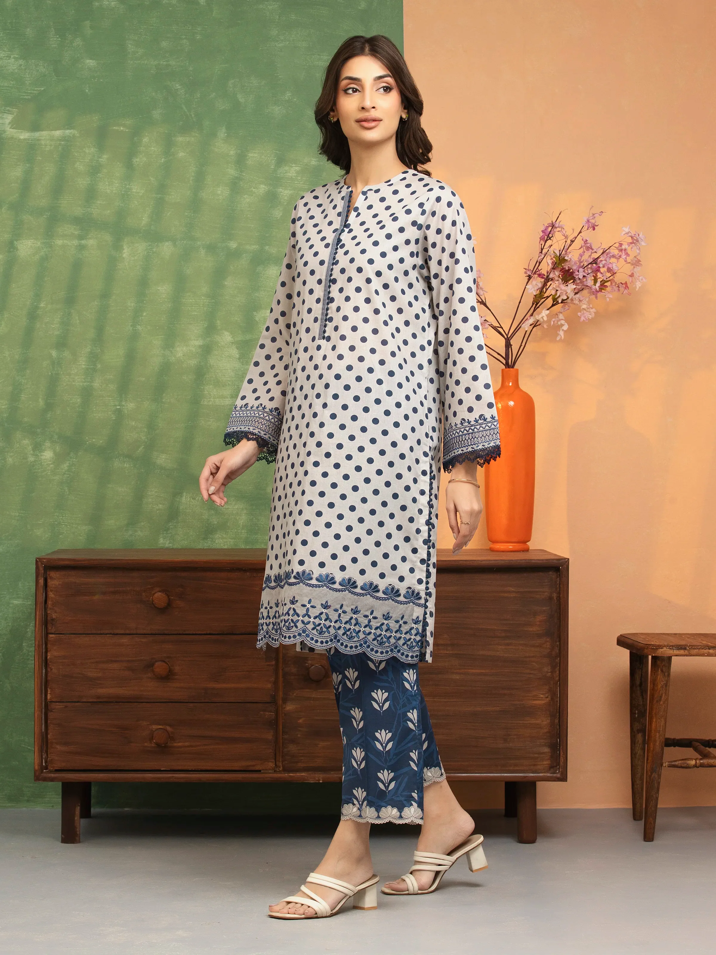 Unstitched Embroidered Lawn Shirt Trouser - EWU5V1-31462ST - Image 3