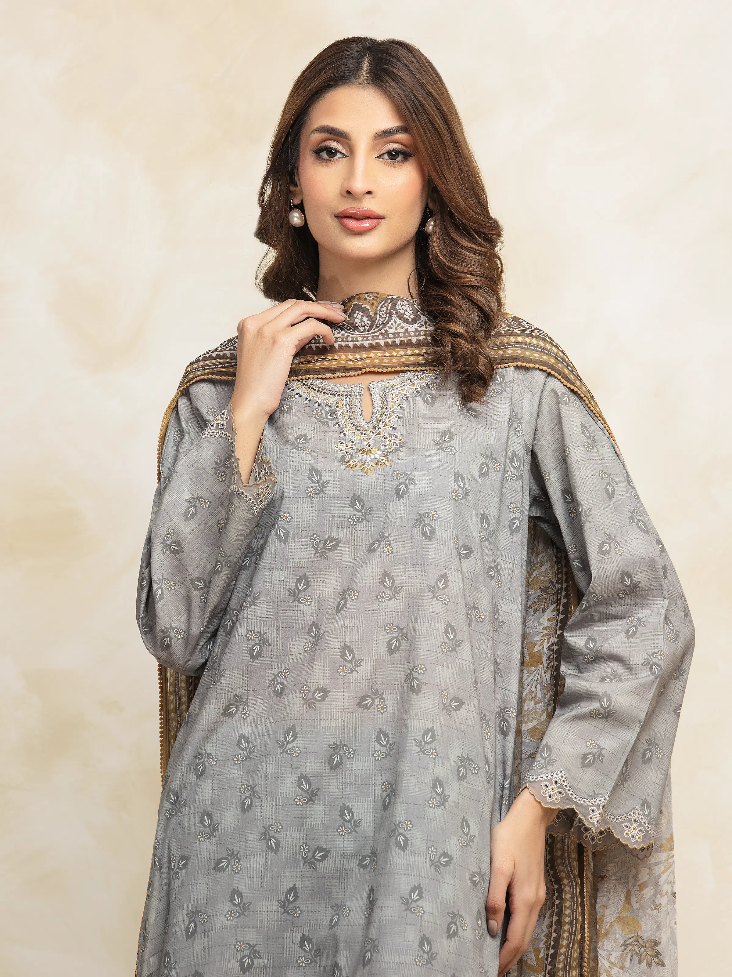 Unstitched Embroidered Lawn Suit - EWU5V1-31089-3P - Image 3