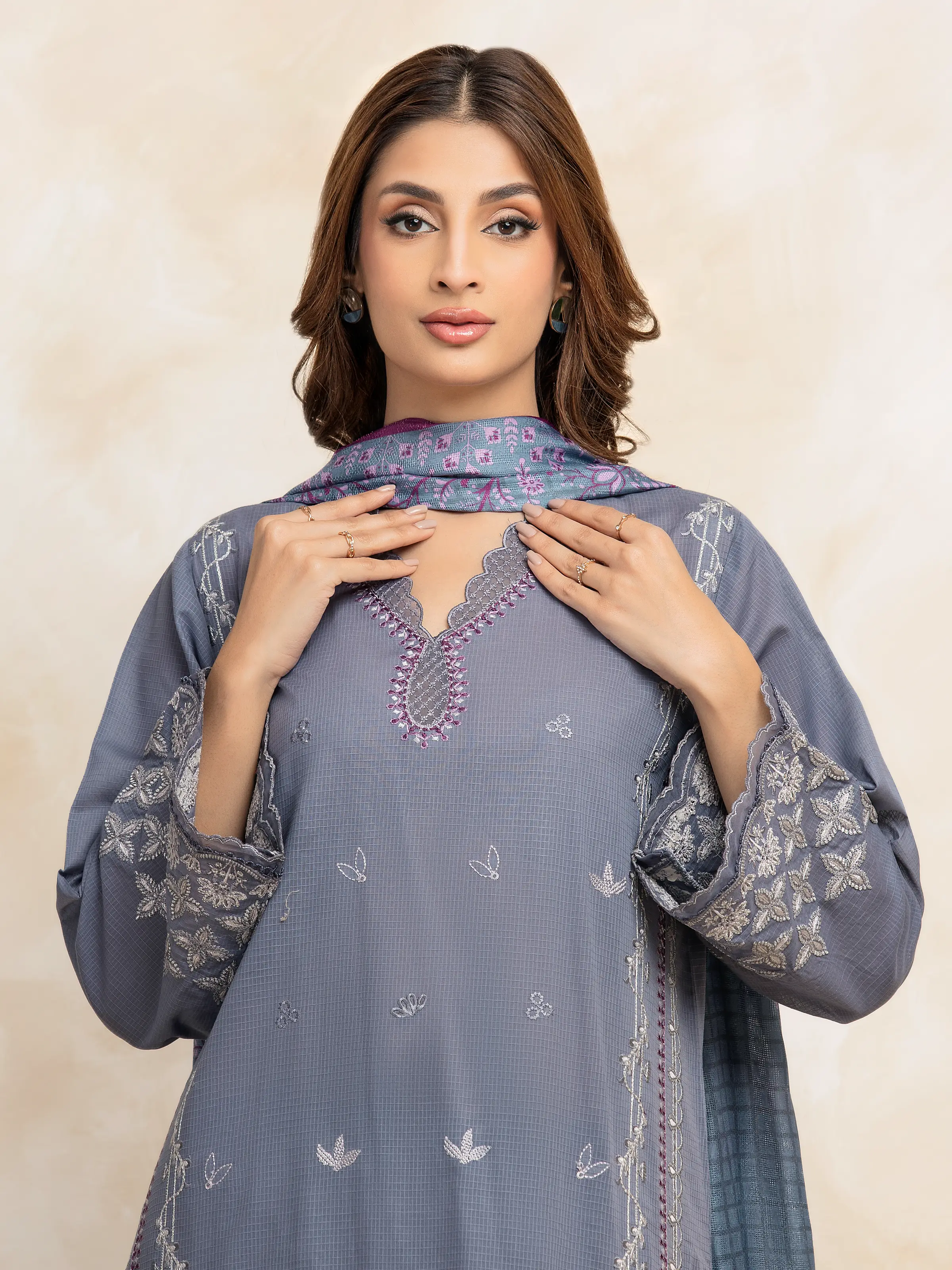 Unstitched Embroidered Lawn Suit - EWU5V1-31227-3P - Image 3