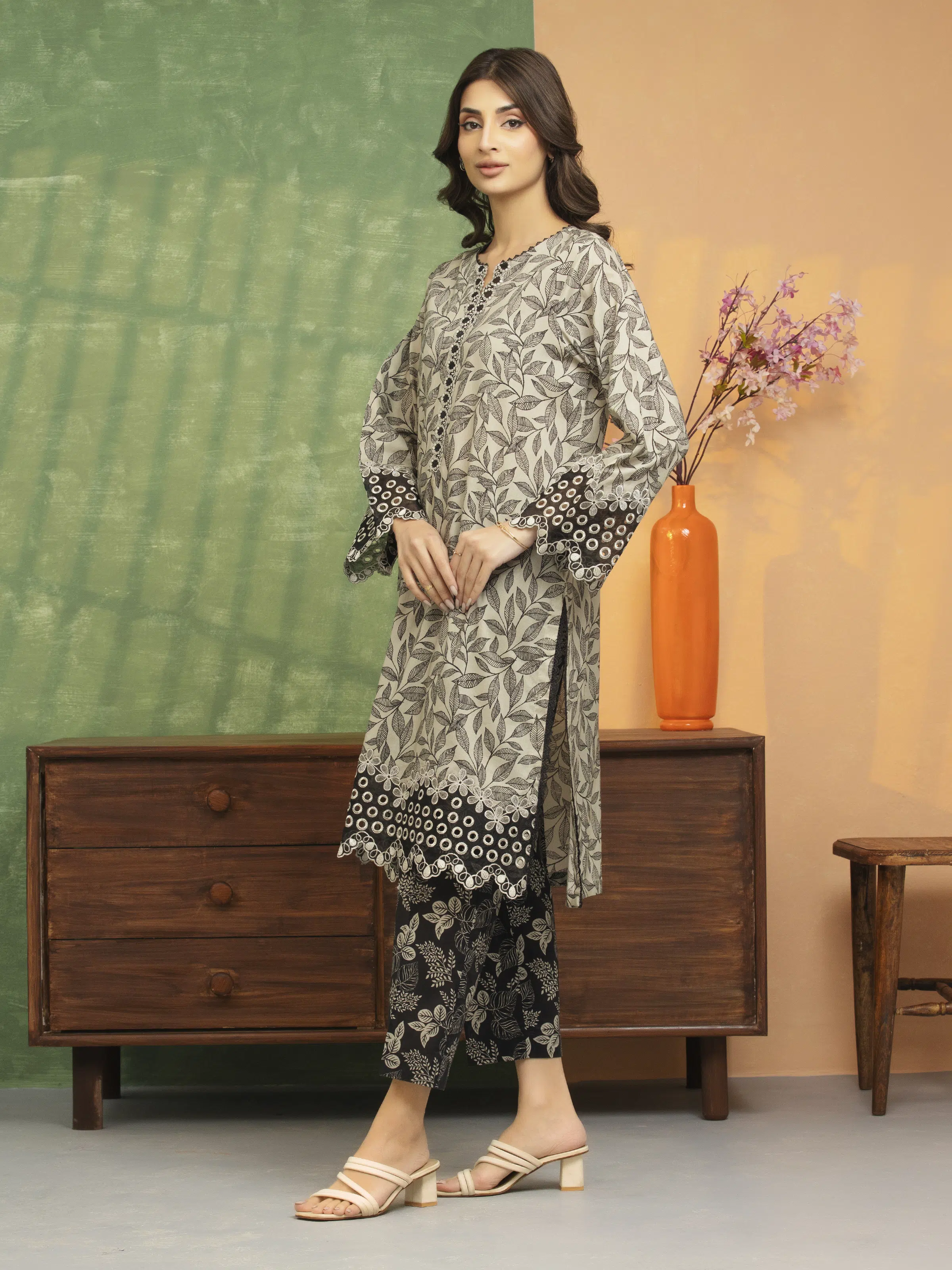 Unstitched Embroidered Lawn Shirt Trouser - EWU5V1-31464ST - Image 4