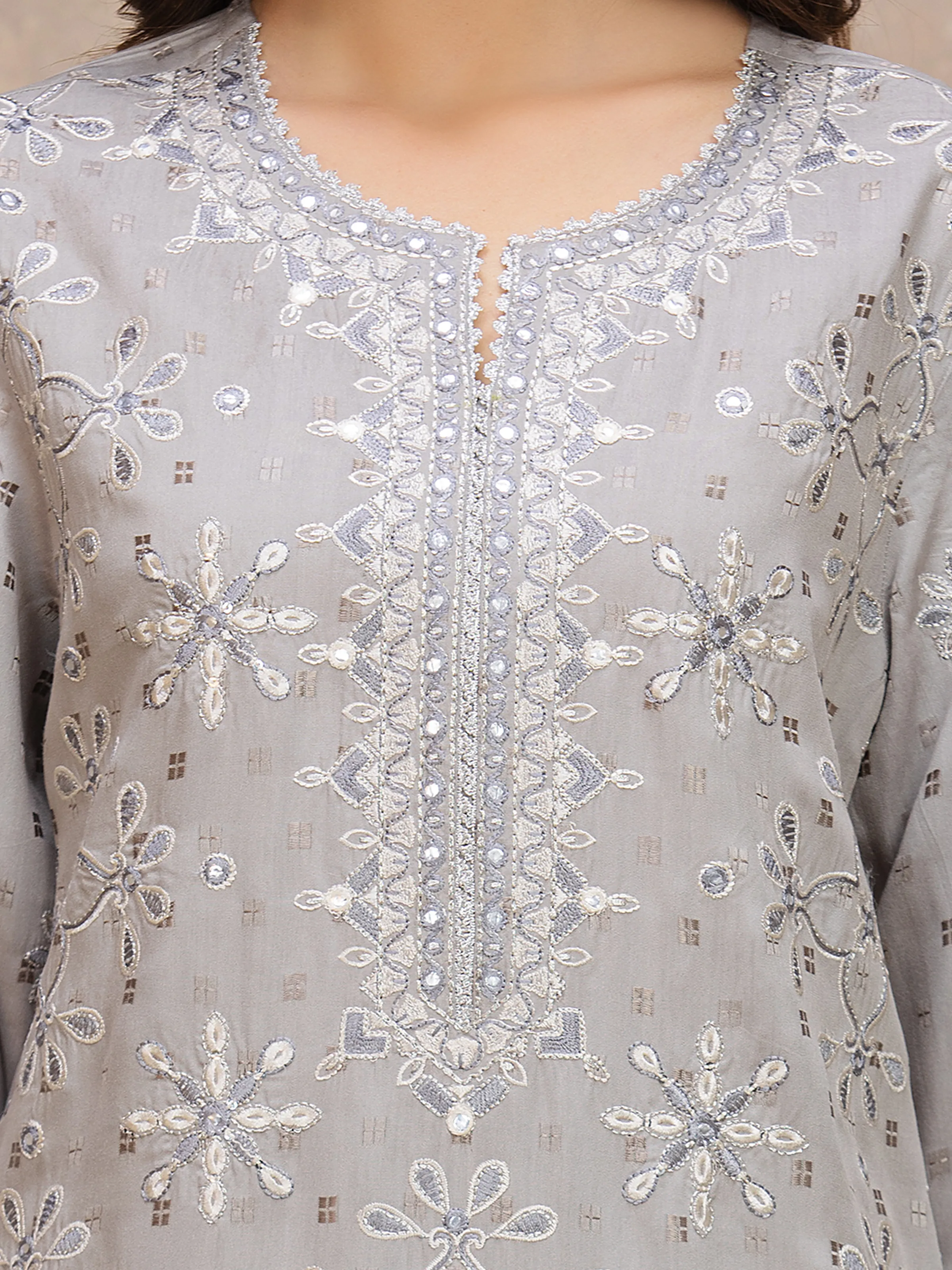 Unstitched Embroidered Viscose Suit - EWU5V19-32025-3P - Image 3