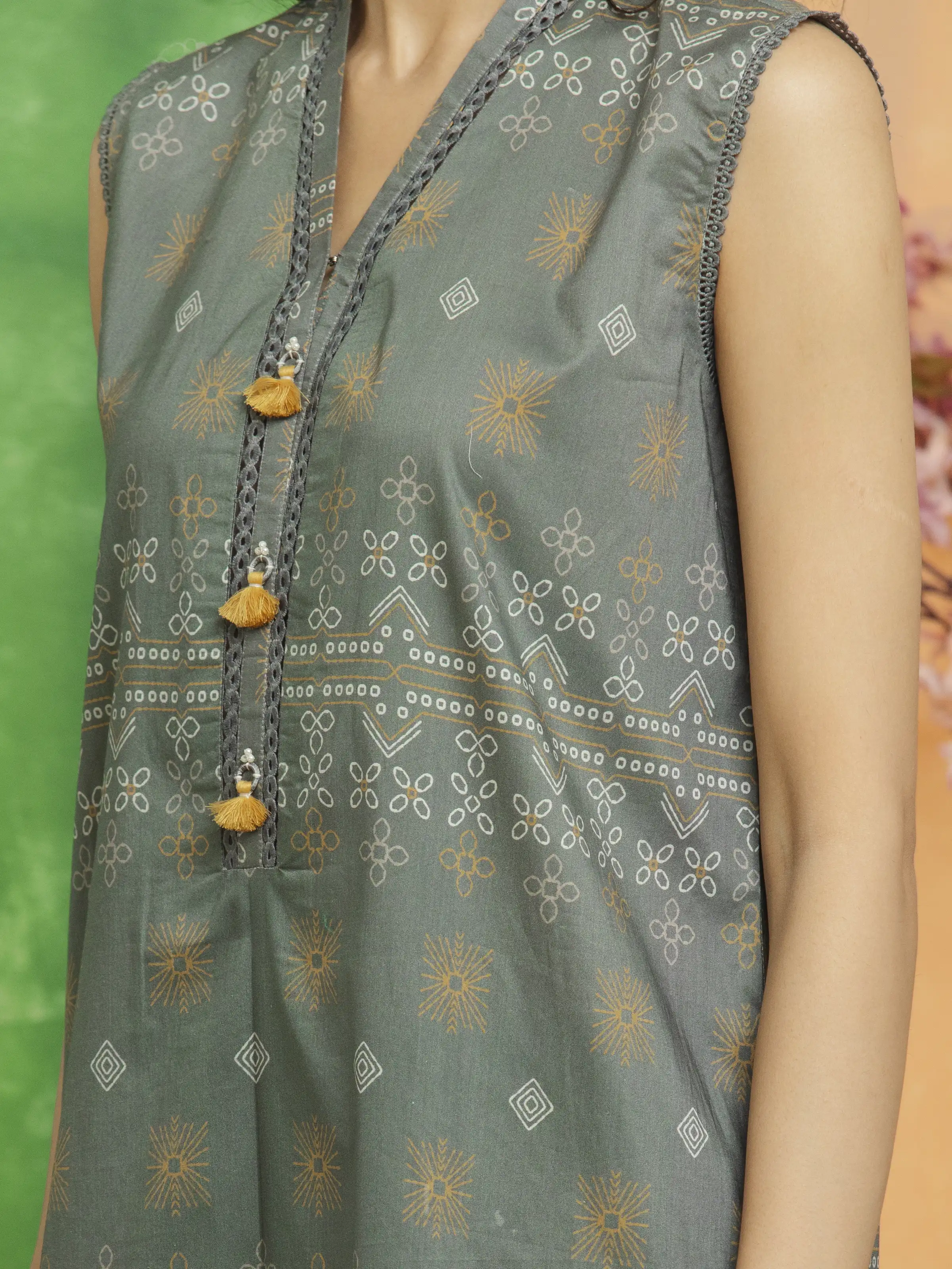 Unstitched Printed Lawn Suit - EWU5A1-35633-3P - Image 4