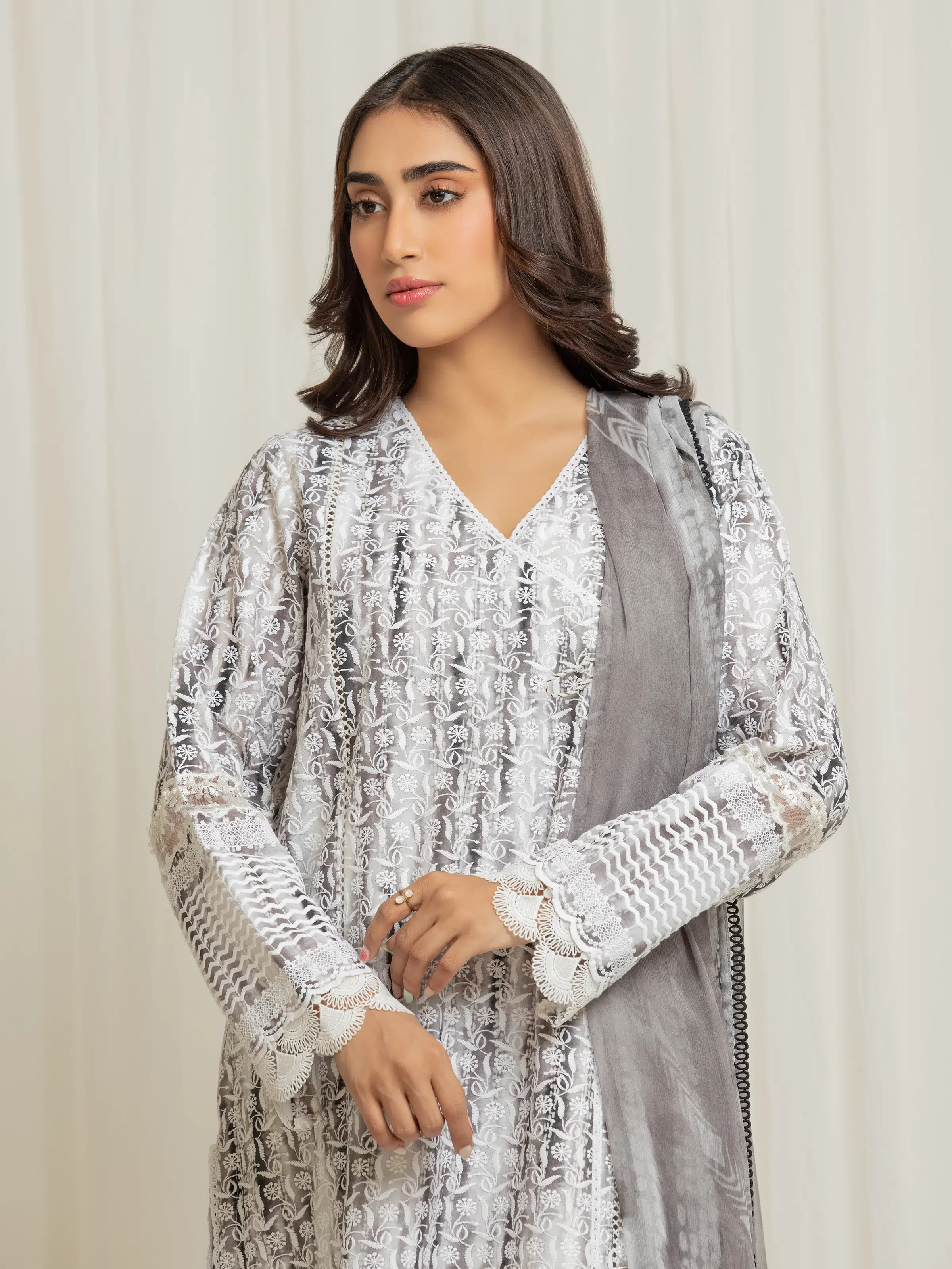 Unstitched Embroidered Cambric Suit - EWU6V2-33503-3P - Image 2