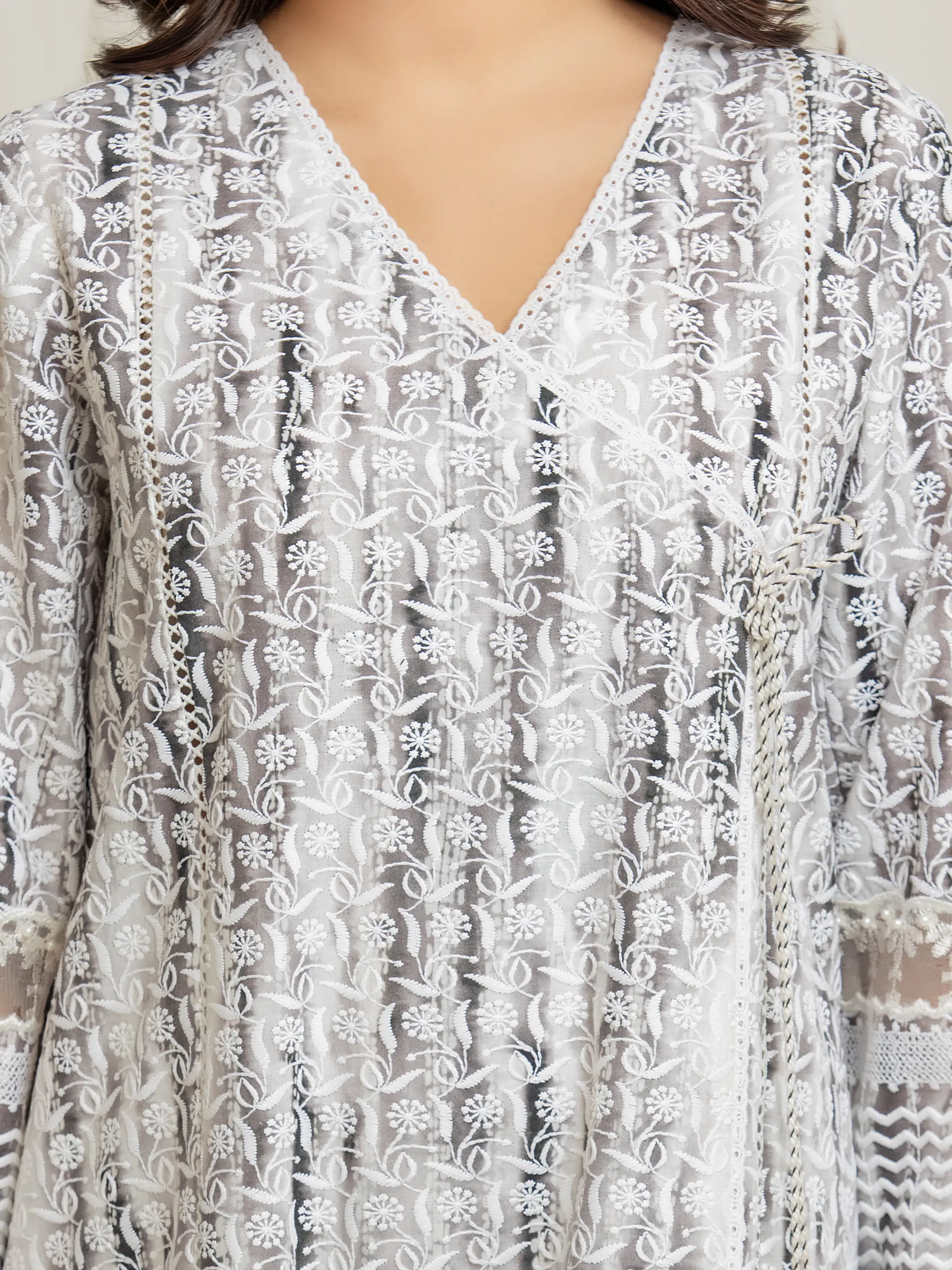 Unstitched Embroidered Cambric Suit - EWU6V2-33503-3P - Image 3