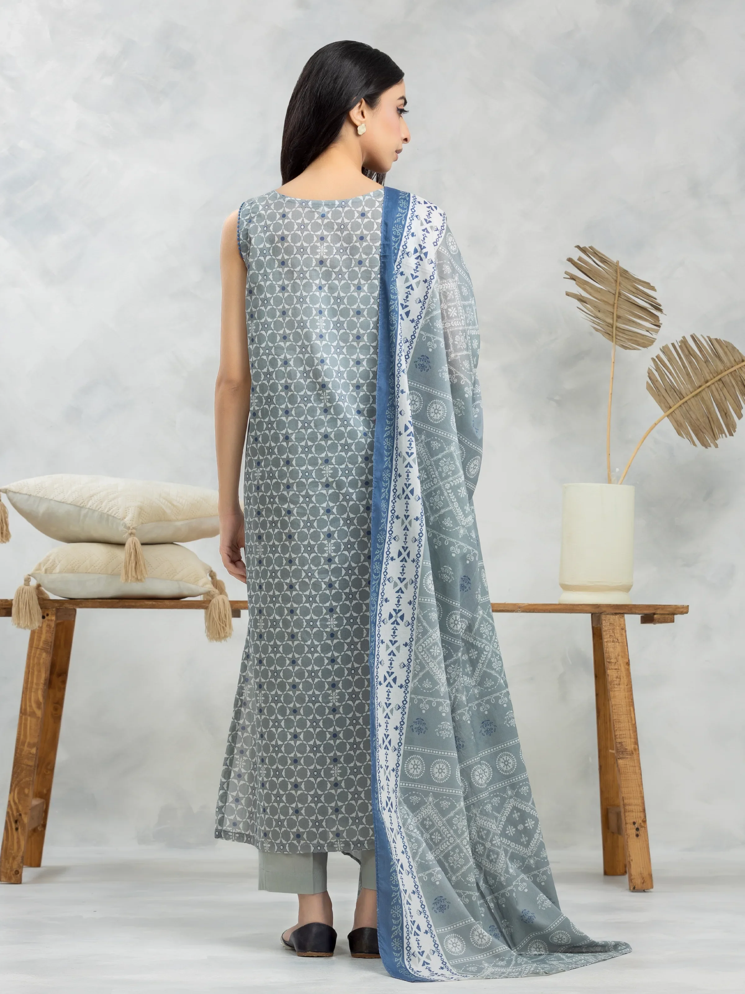 Unstitched Printed Cambric Suit - EWU24A2-28287-3P - Image 3
