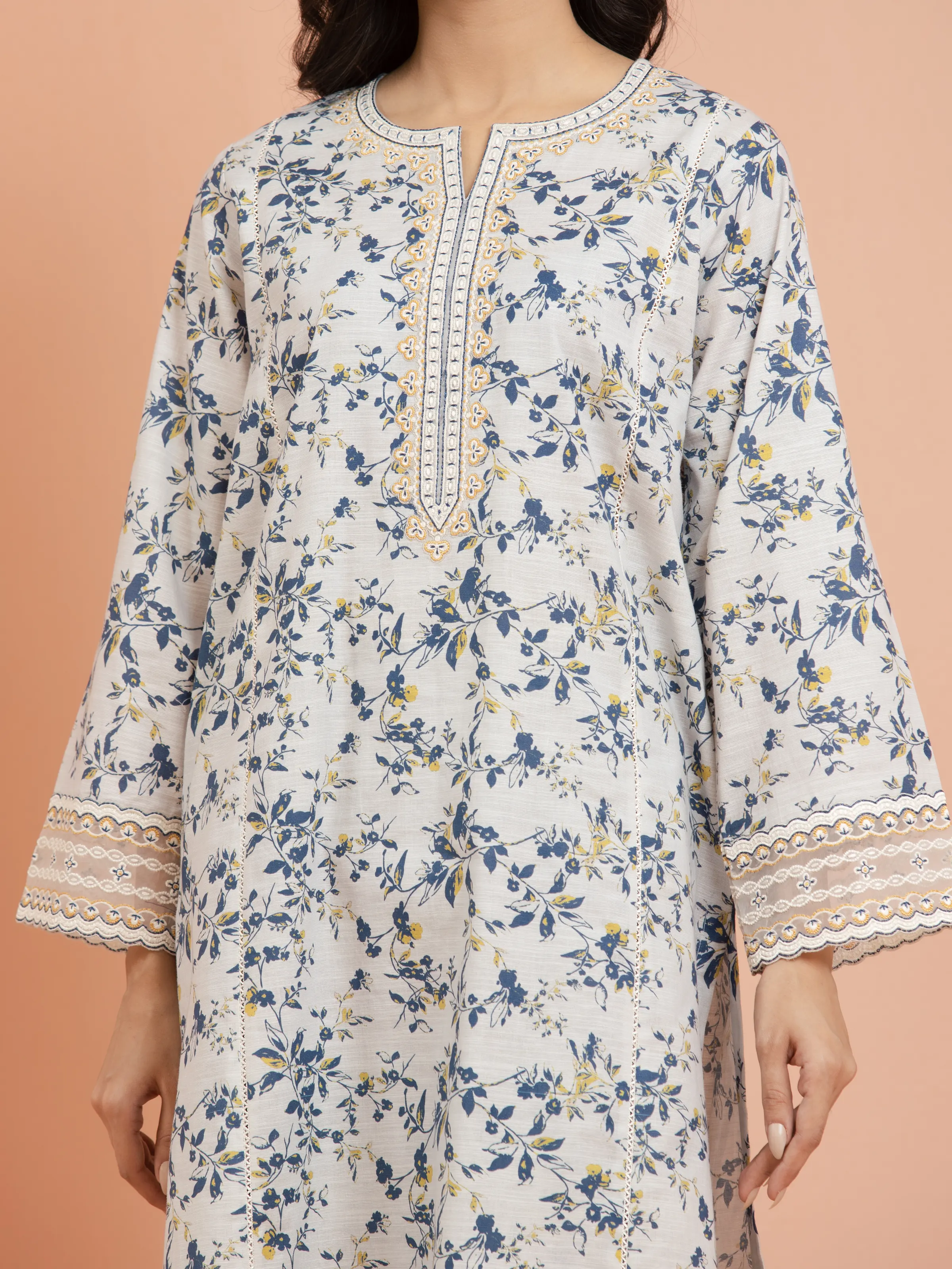 Unstitched Embroidered Khaddar Suit - EWU24V11-30195-3P - Image 4