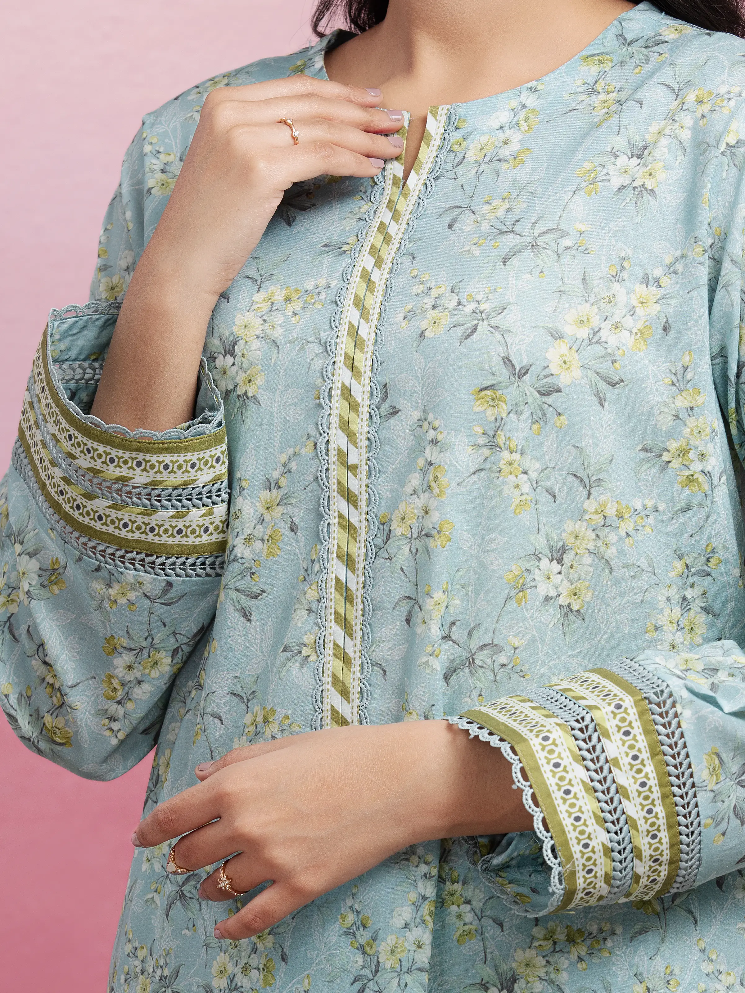 Unstitched Printed Lawn Suit - EWU5A1-35030-3P - Image 3
