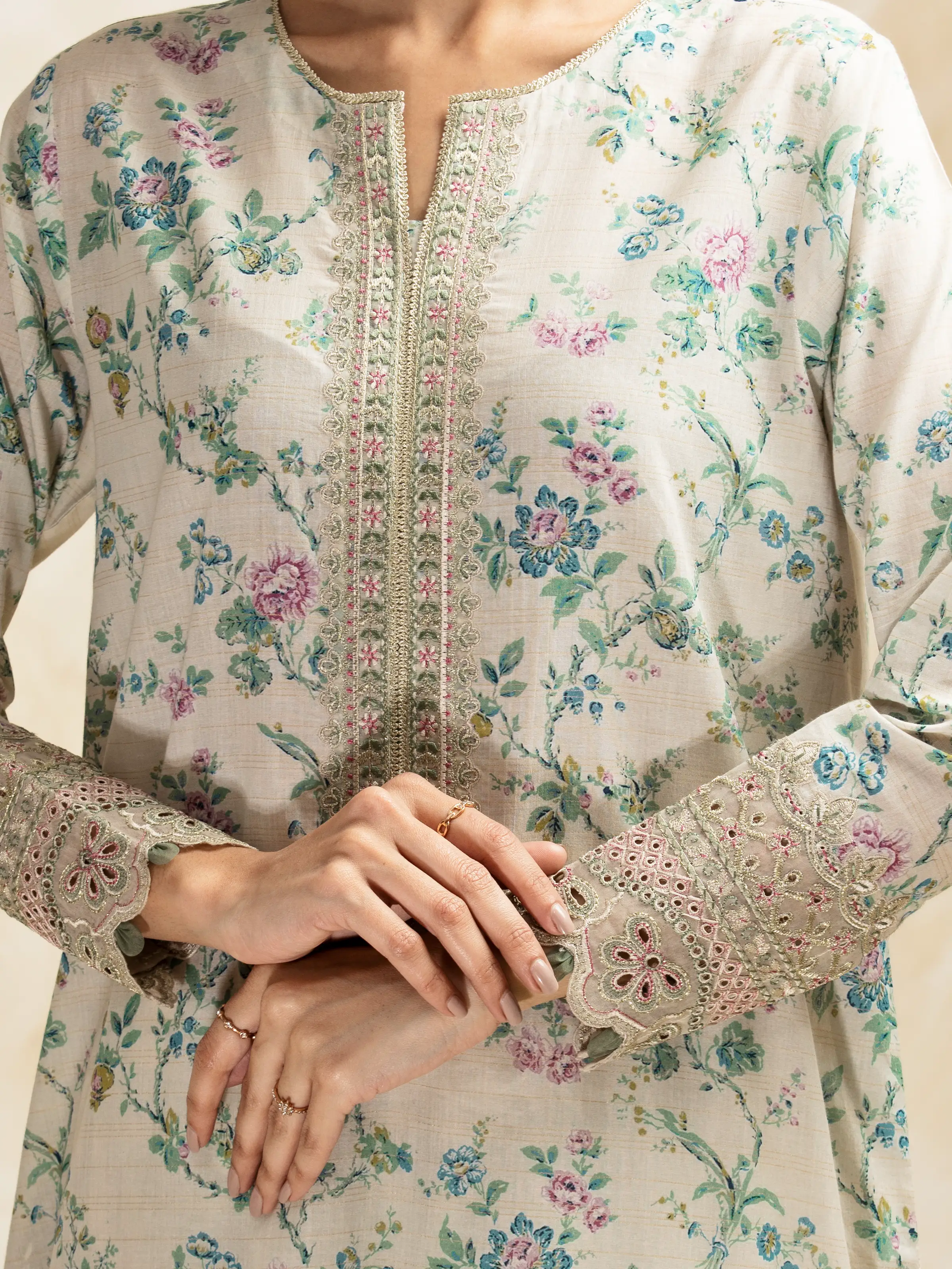 Unstitched Embroidered Lawn Suit - EWU5V1-31183-3P - Image 5