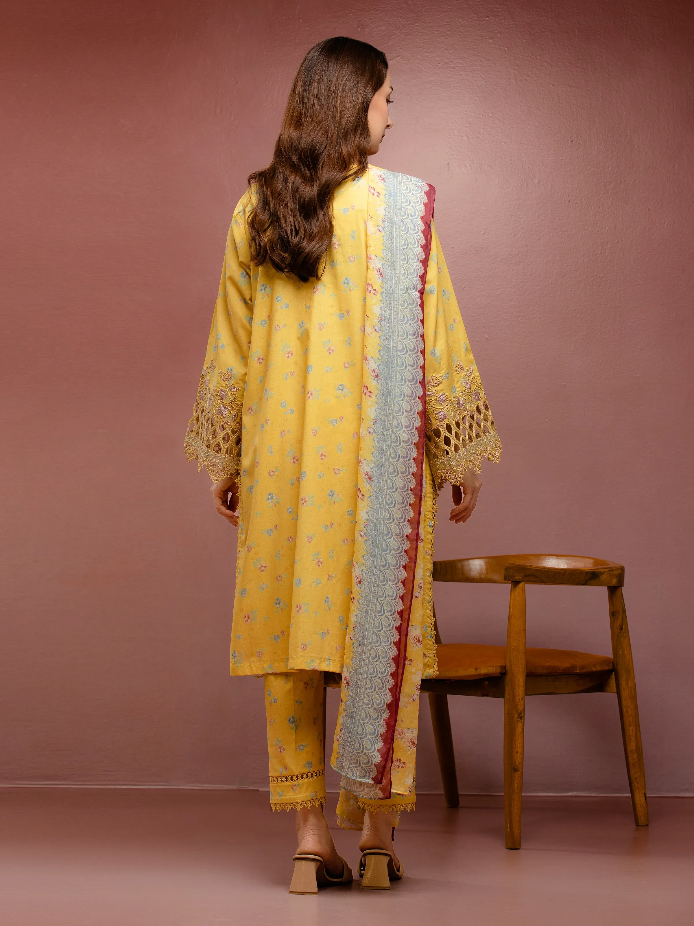 Unstitched Embroidered Cambric Suit - EWU5V2-31059-3P - Image 3