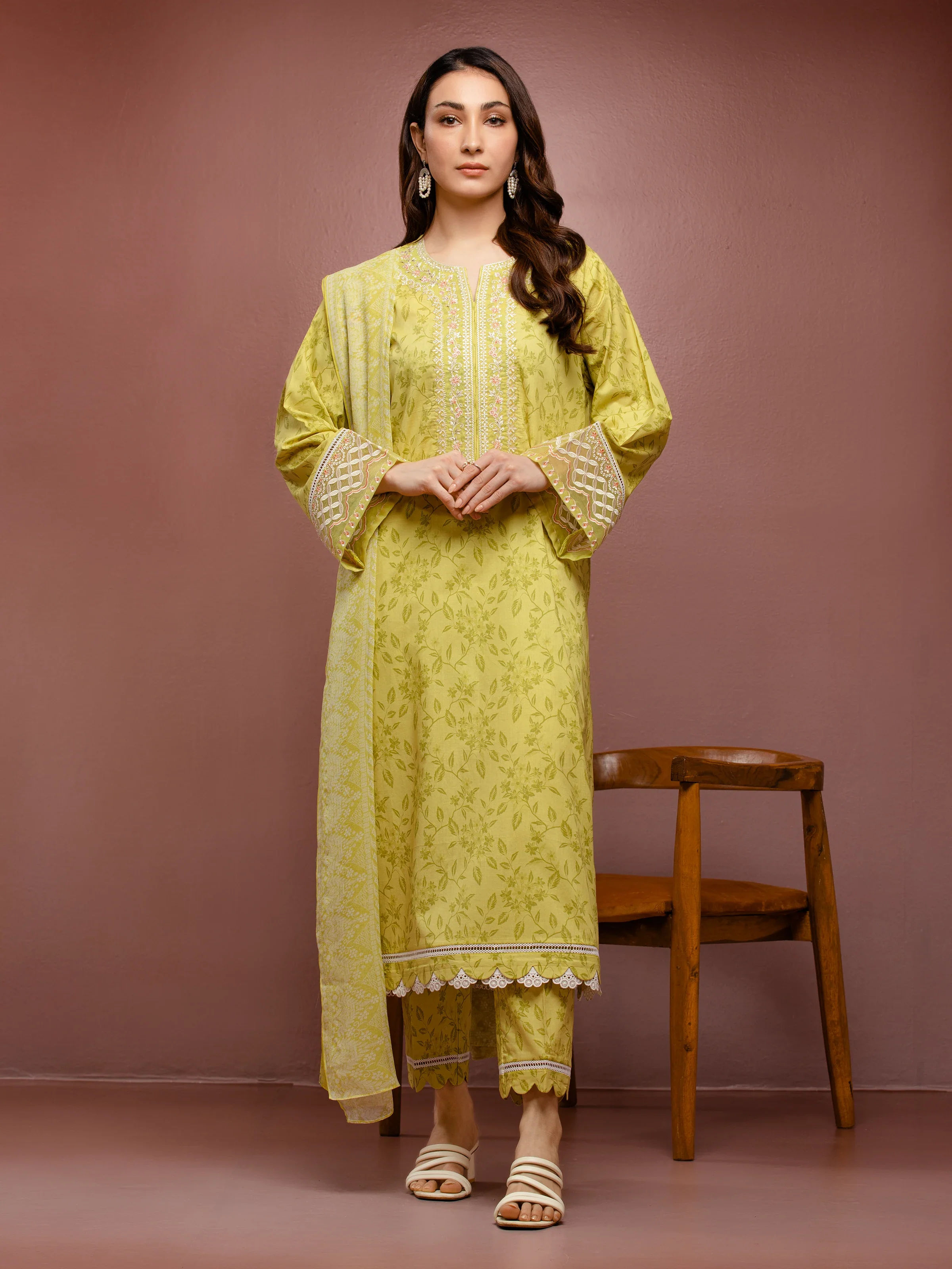 Unstitched Embroidered Cambric Suit - EWU5V2-31070-3P