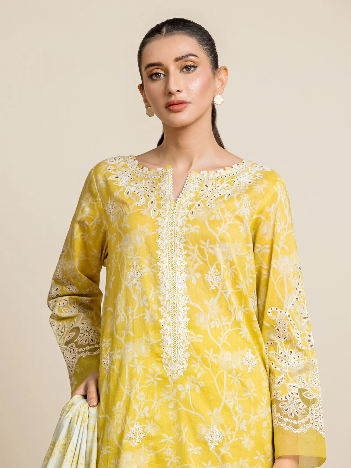Unstitched Embroidered Lawn Suit - EWU24V1-30037-3P - Image 3