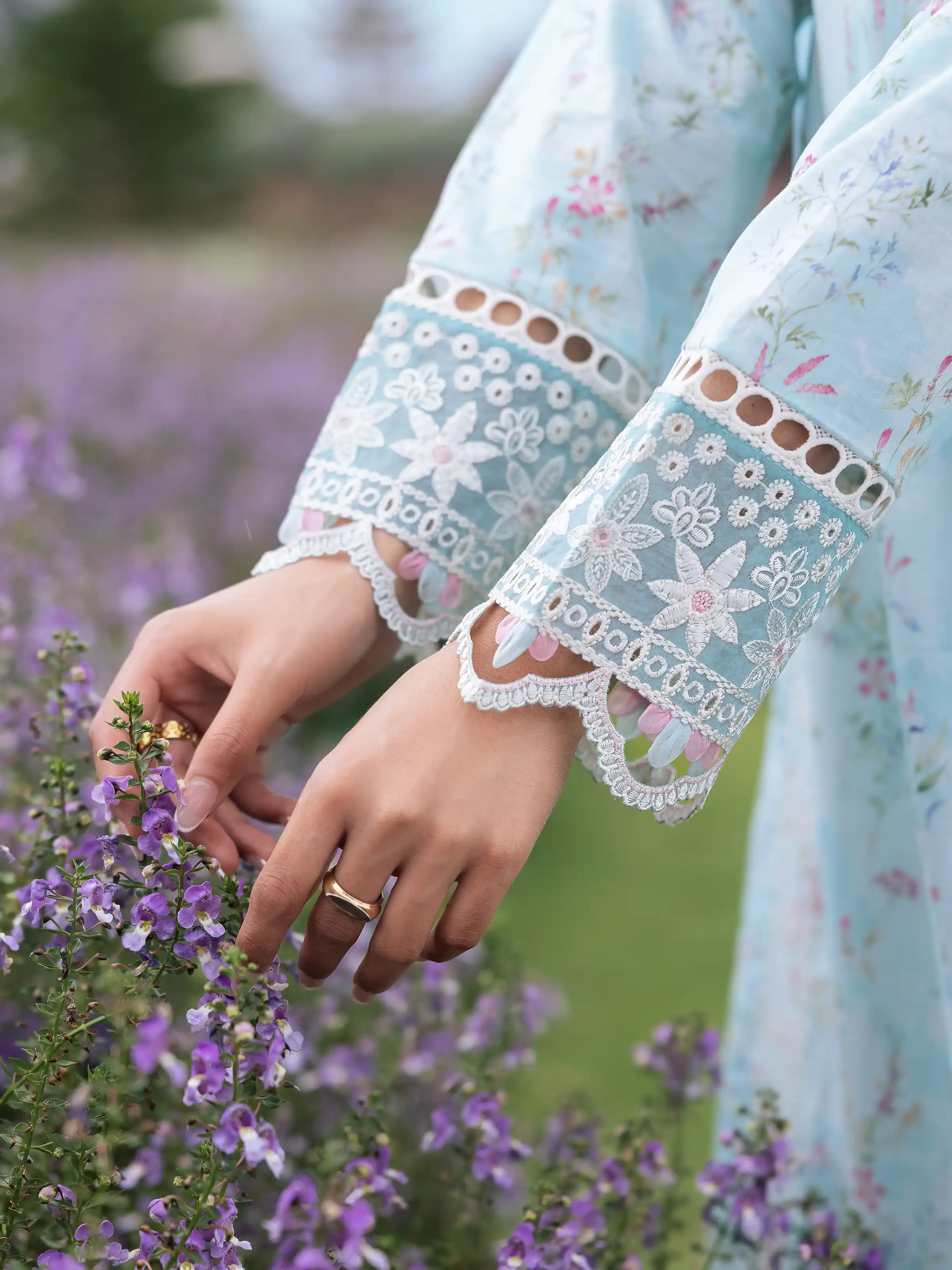 Unstitched Embroidered Lawn Suit - EWU5V1-31438-3P - Image 5