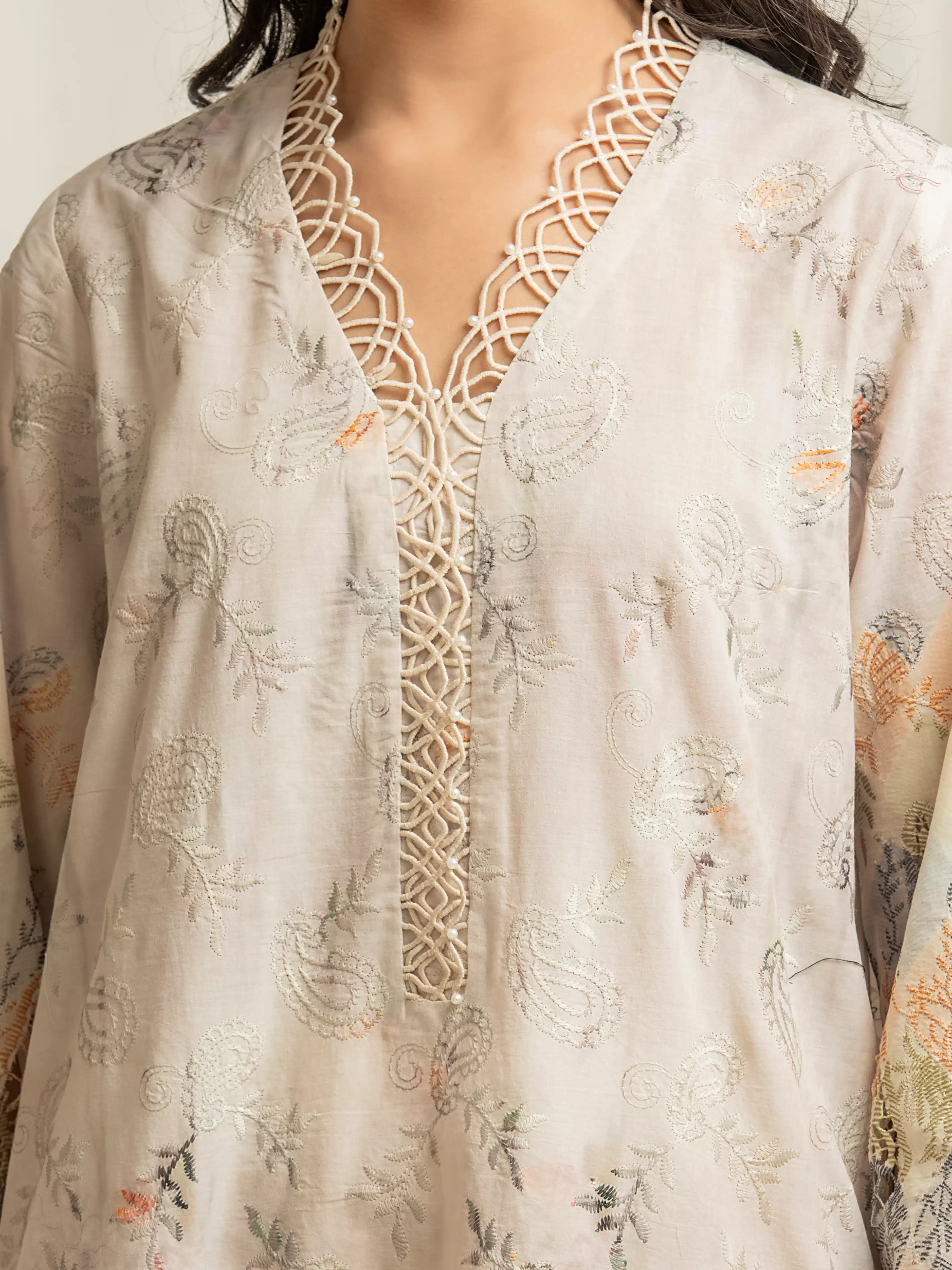 Unstitched Embroidered Cambric Suit - EWU6V2-33501-3P - Image 4