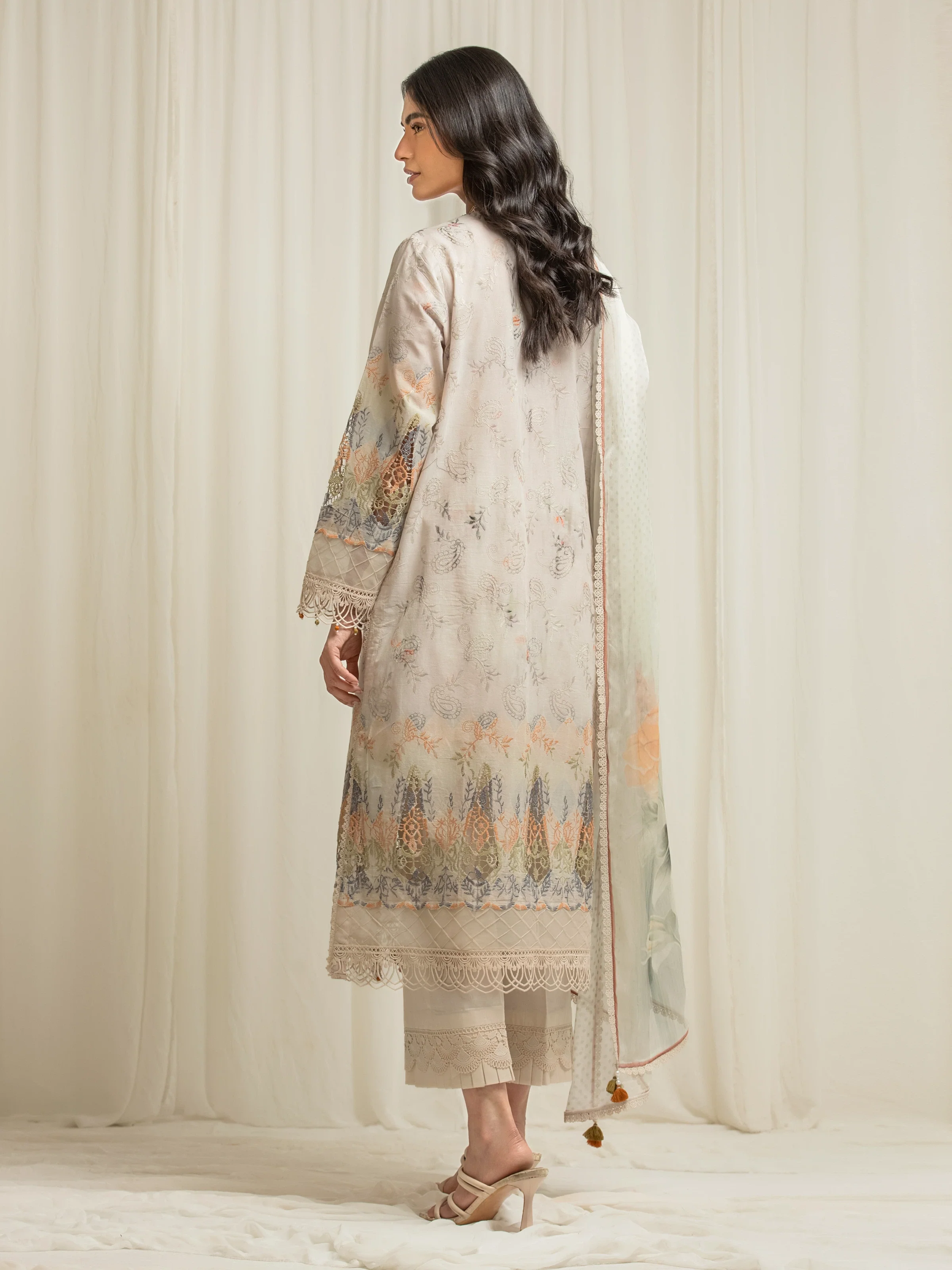 Unstitched Embroidered Cambric Suit - EWU6V2-33501-3P - Image 5