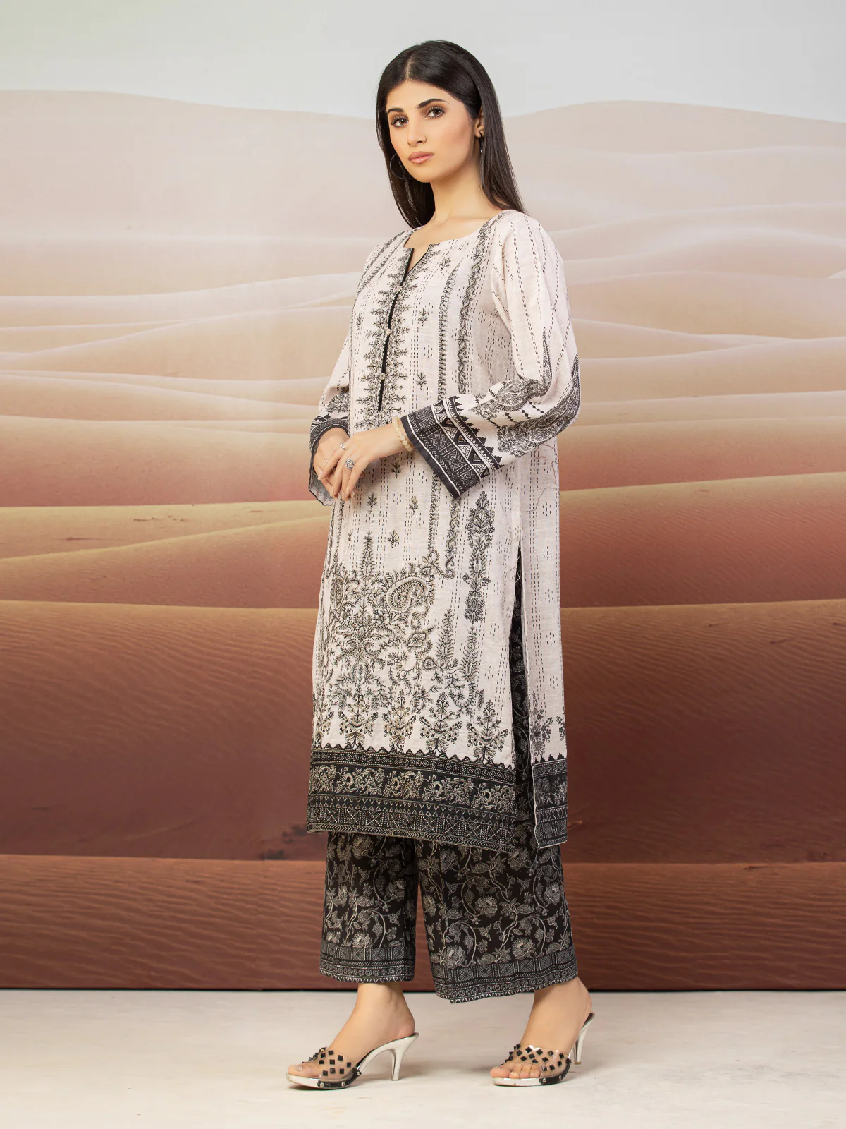 Unstitched Embroidered Khaddar Shirt - EWU22V11-25034S - Image 3