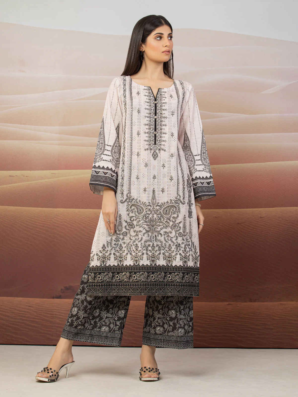 Unstitched Embroidered Khaddar Shirt - EWU22V11-25034S - Image 6