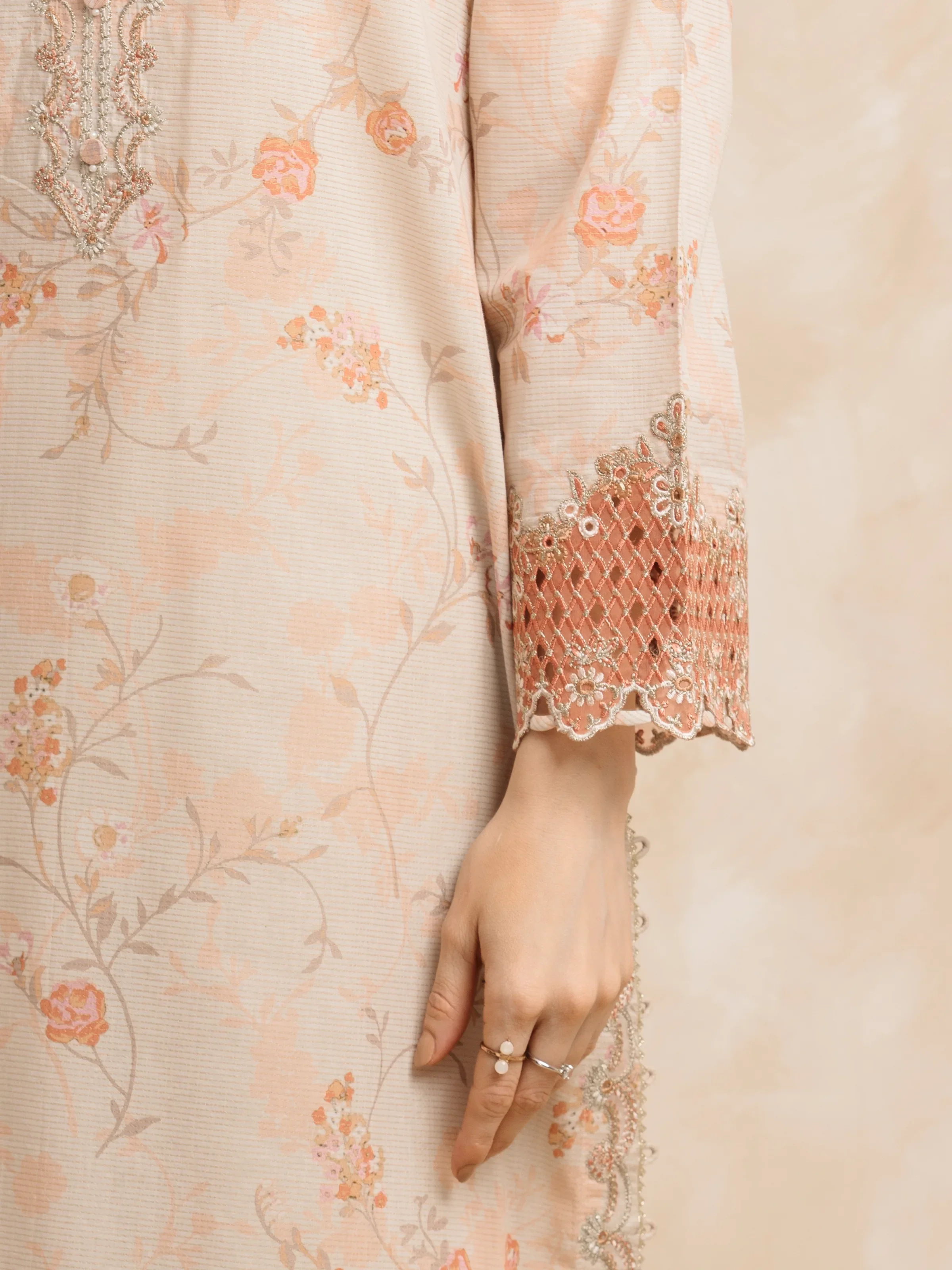 Unstitched Embroidered Lawn Suit - EWU5V1-31203-3P - Image 4