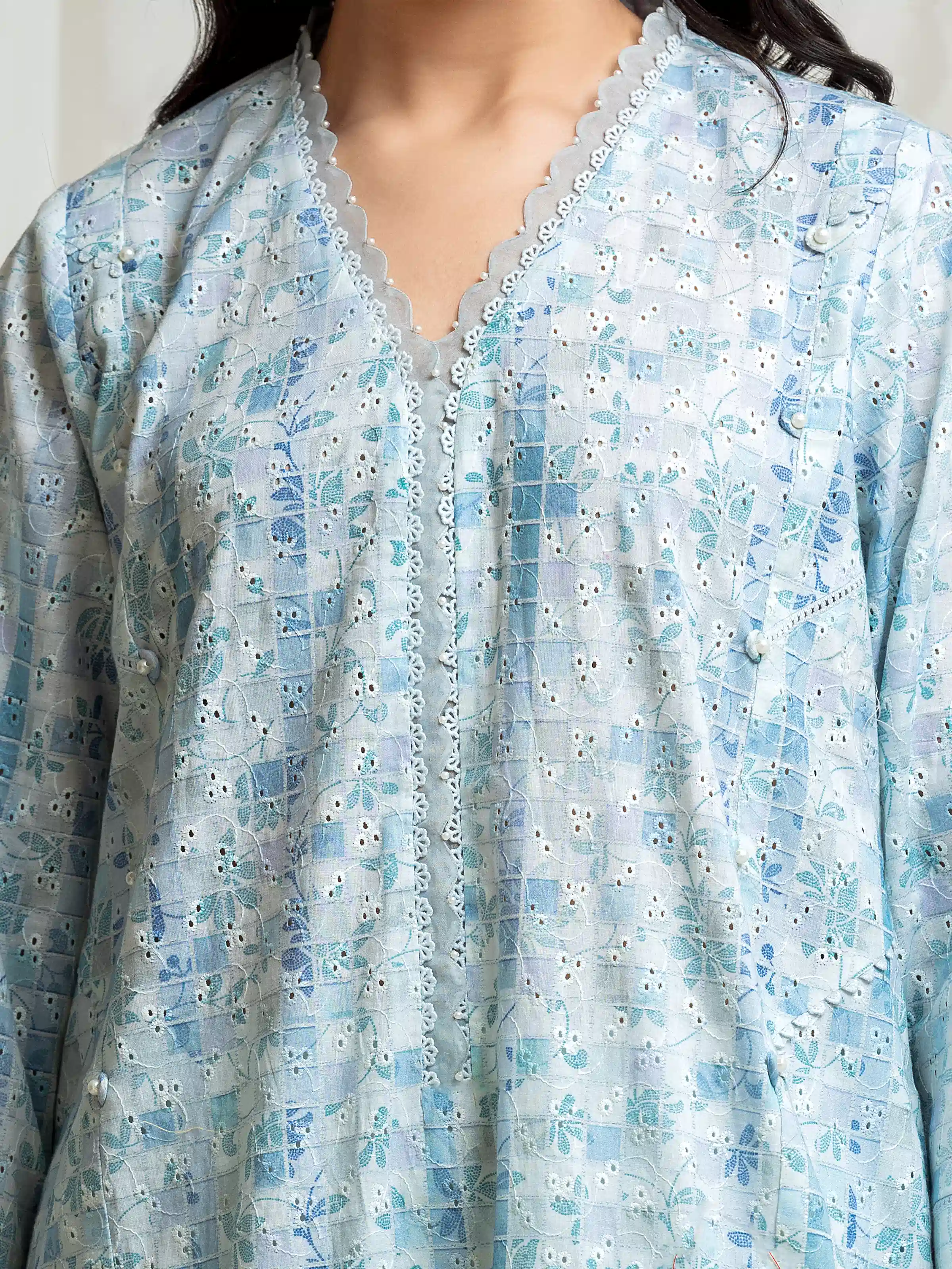 Unstitched Embroidered Cambric Suit - EWU6V2-33508-3P - Image 4