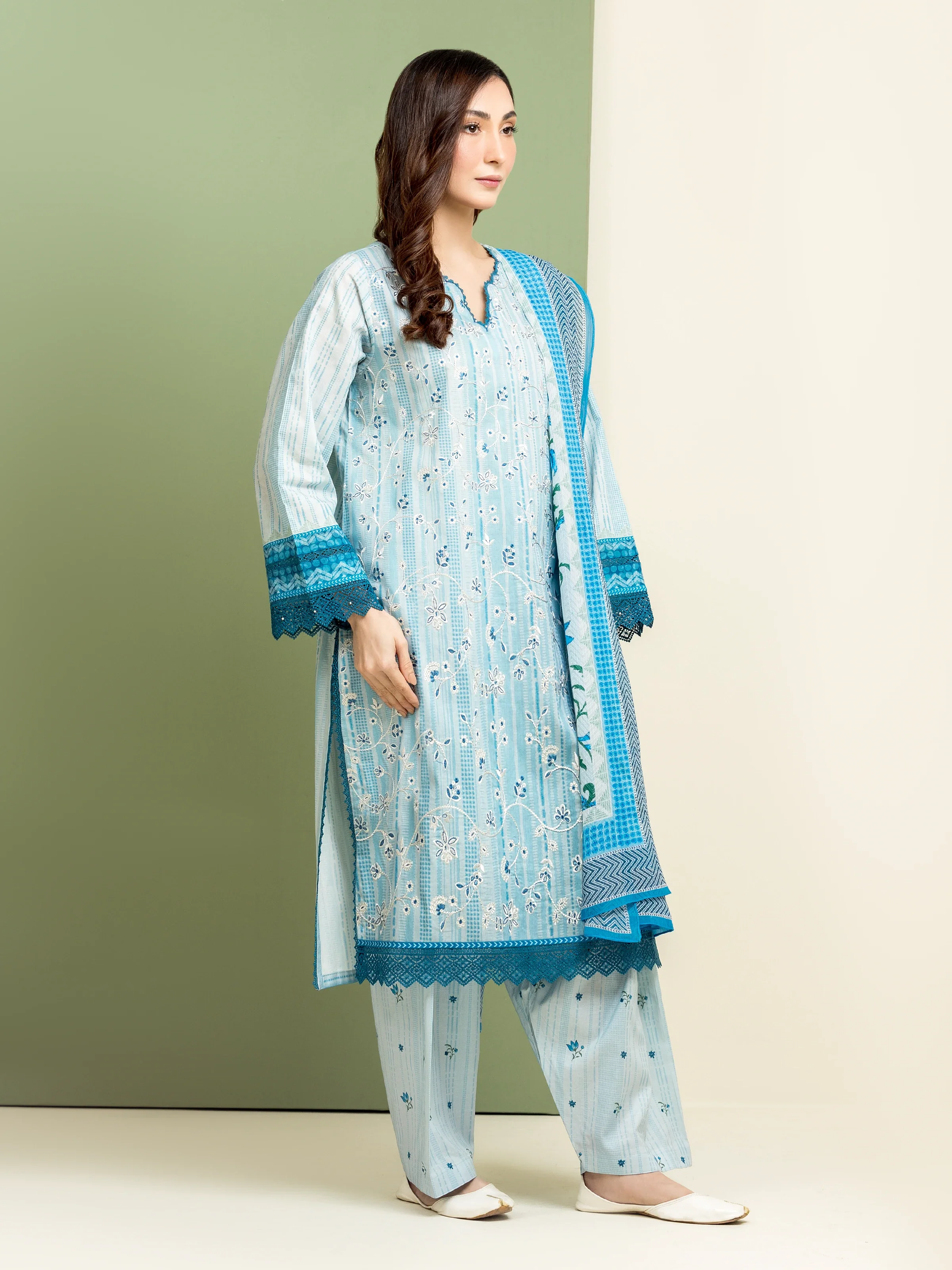 Unstitched Embroidered Lawn Suit - EWU5V1-31063-3P - Image 4