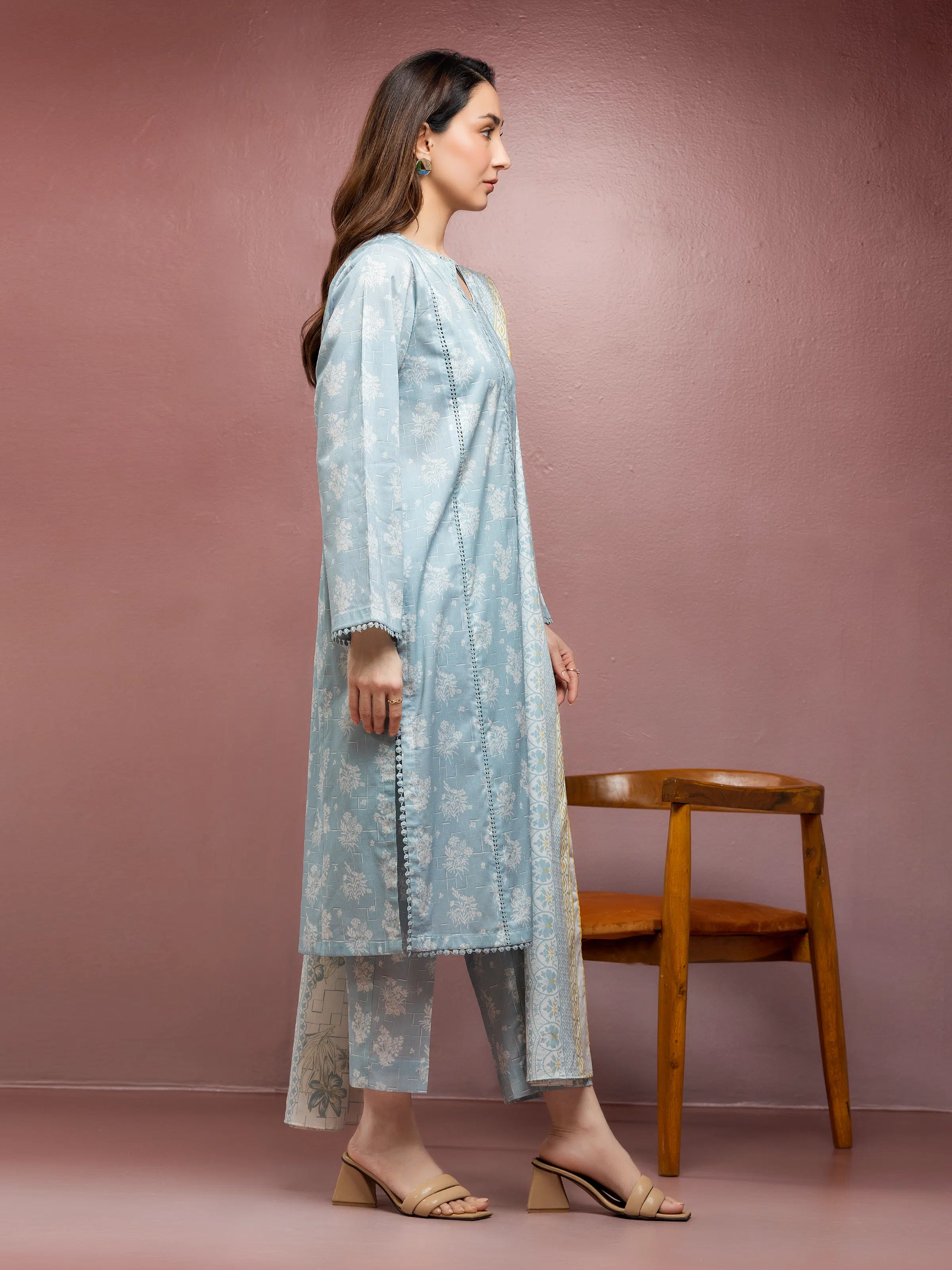 Unstitched Printed Lawn Suit - EWU5A1-35094-3P - Image 2