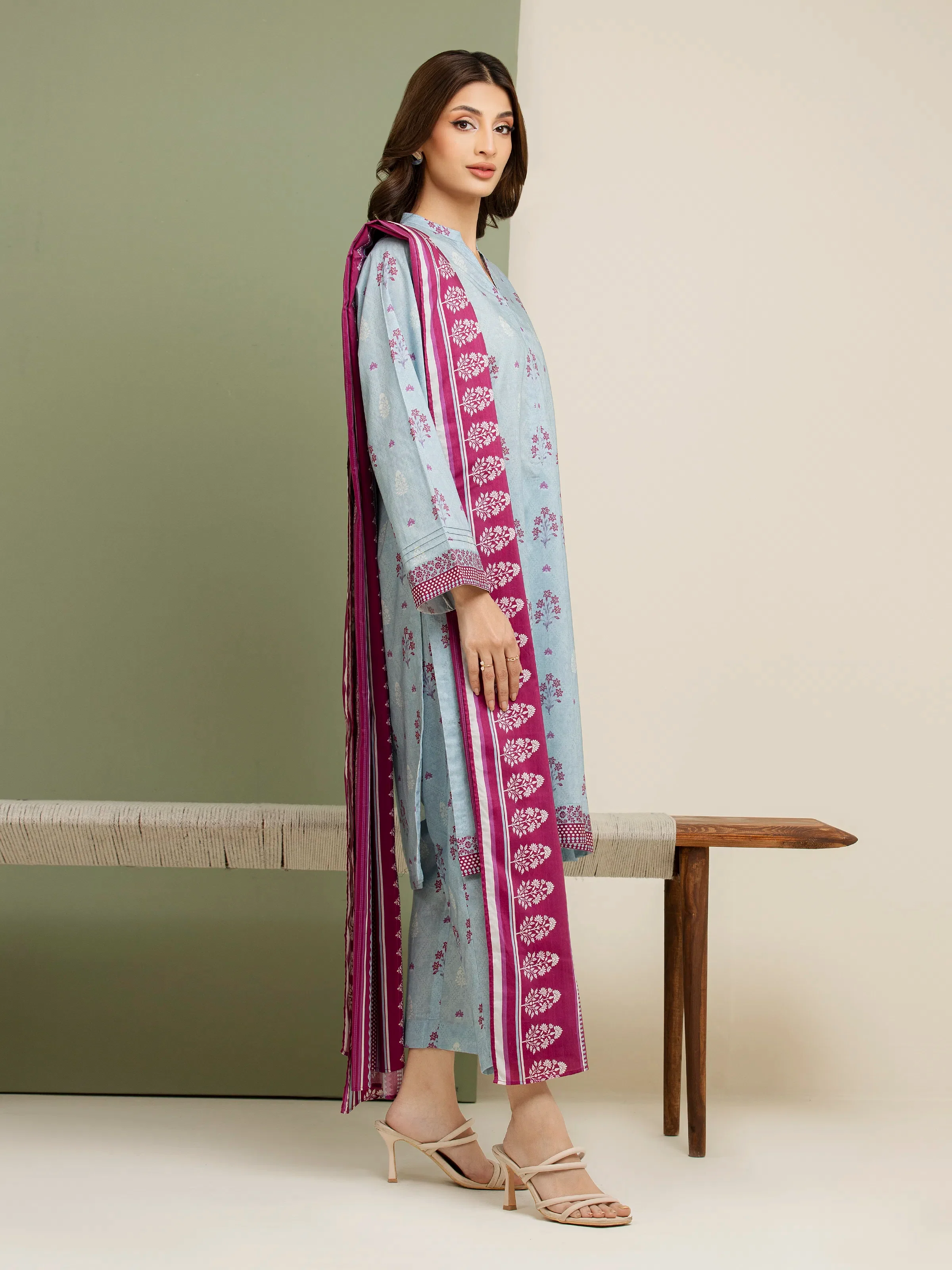 Unstitched Printed Lawn Suit - EWU5A1-35151-3P - Image 3