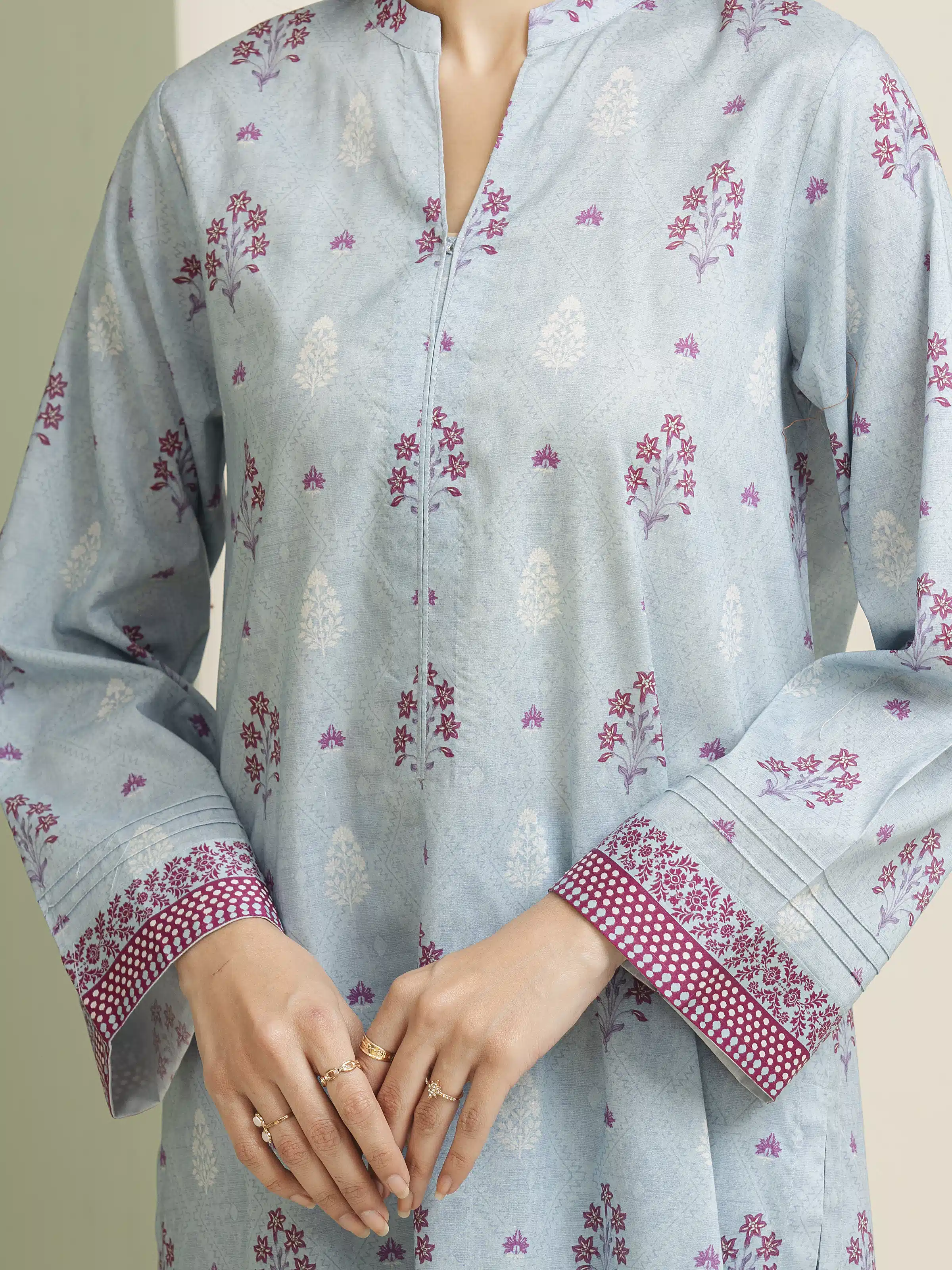 Unstitched Printed Lawn Suit - EWU5A1-35151-3P - Image 4