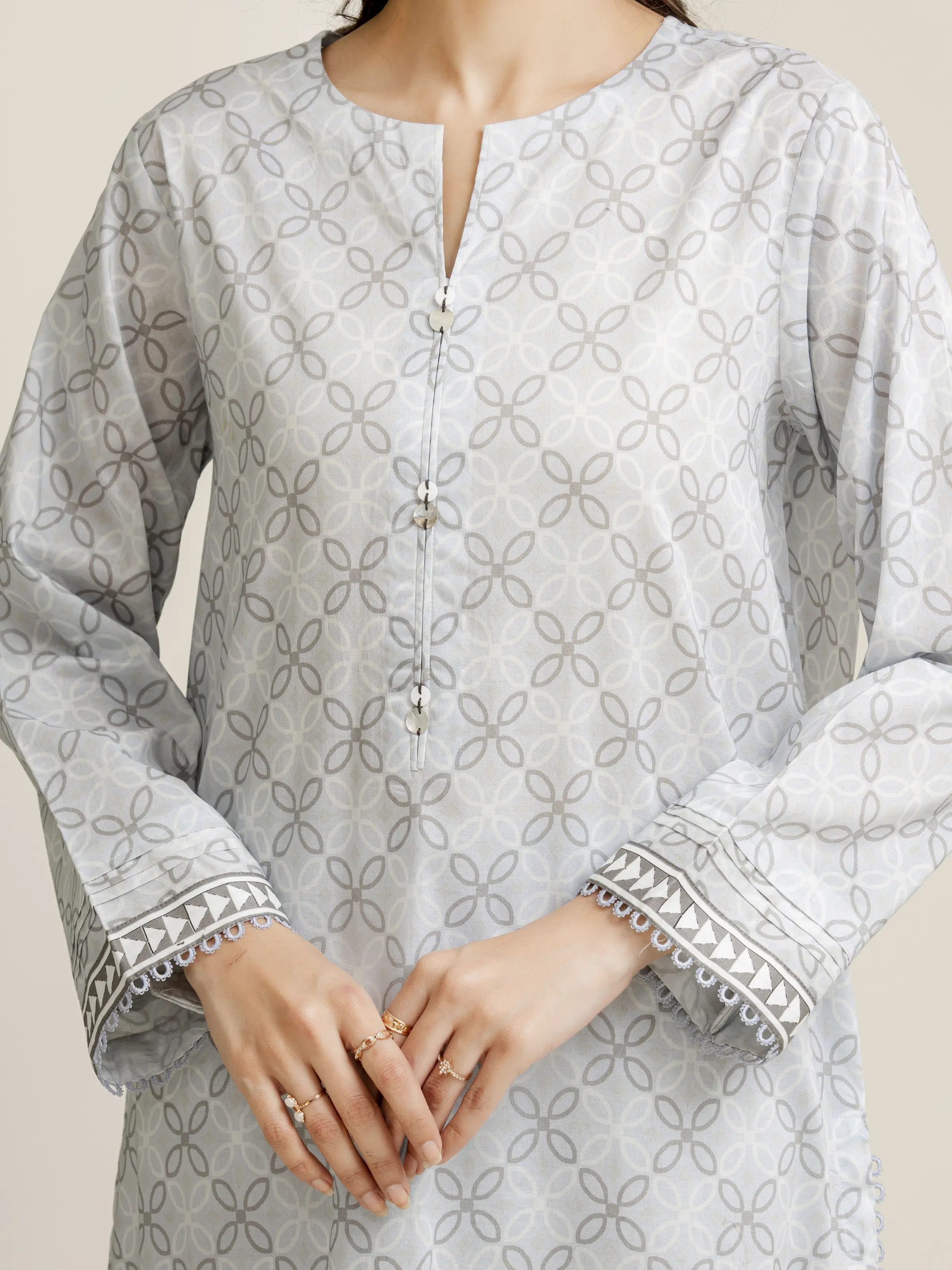 Unstitched Printed Lawn Suit - EWU5A1-35158-3P - Image 3
