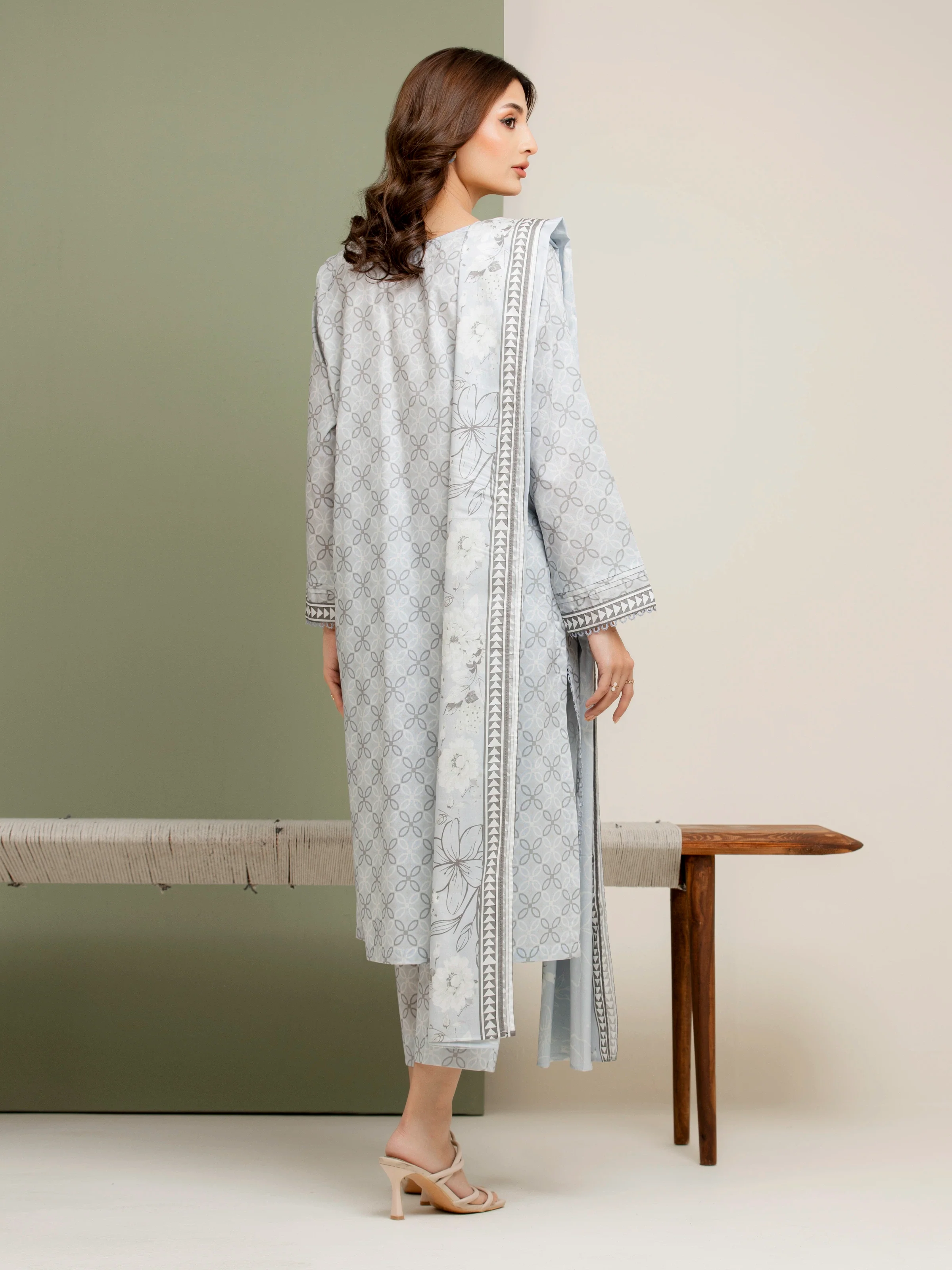 Unstitched Printed Lawn Suit - EWU5A1-35158-3P - Image 4