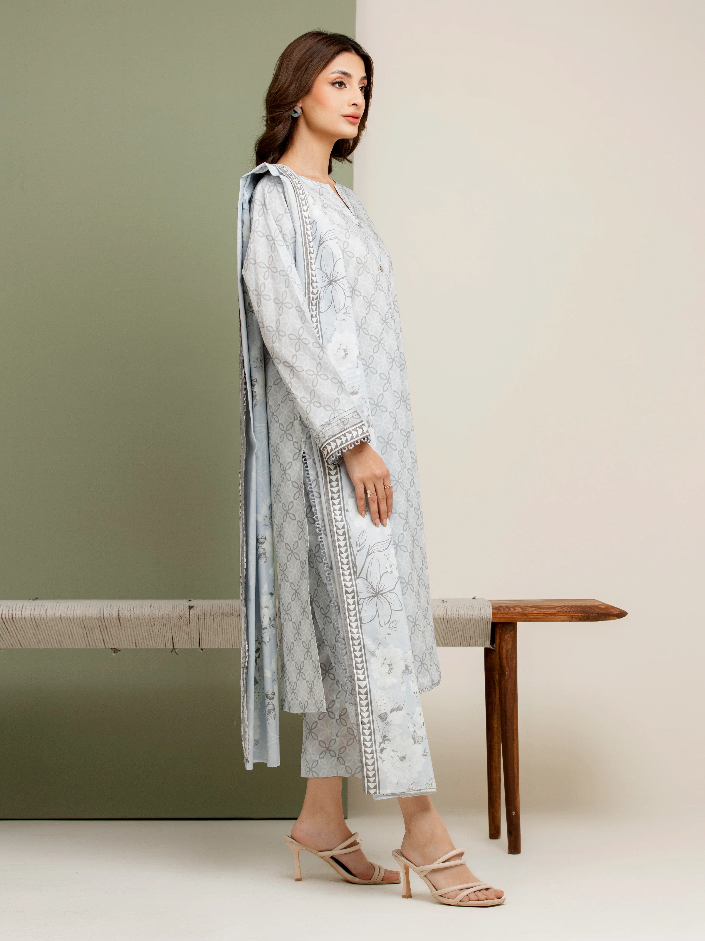 Unstitched Printed Lawn Suit - EWU5A1-35158-3P - Image 5