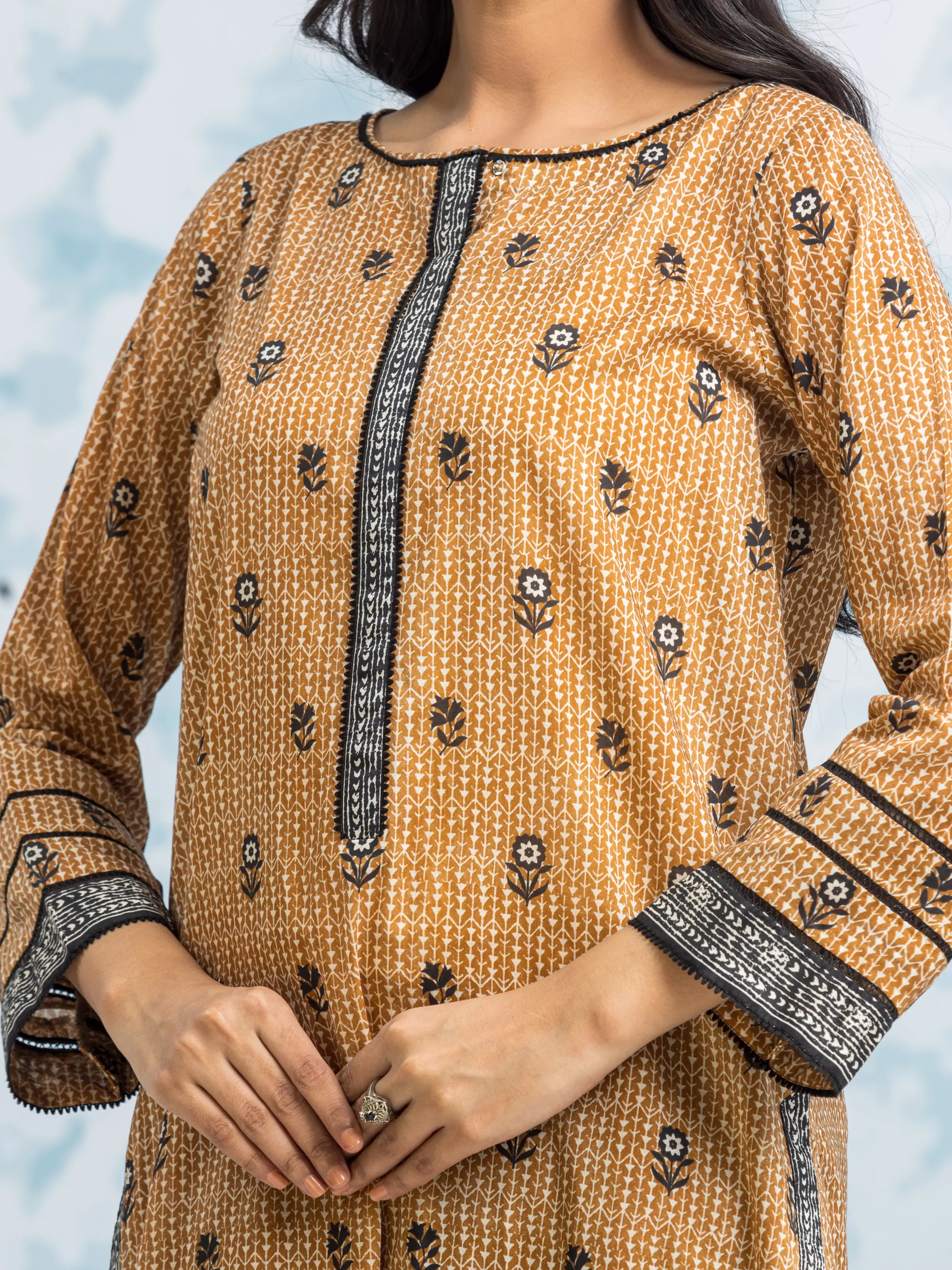 Unstitched Printed Khaddar Suit - EWU24A3-28151-3P - Image 3