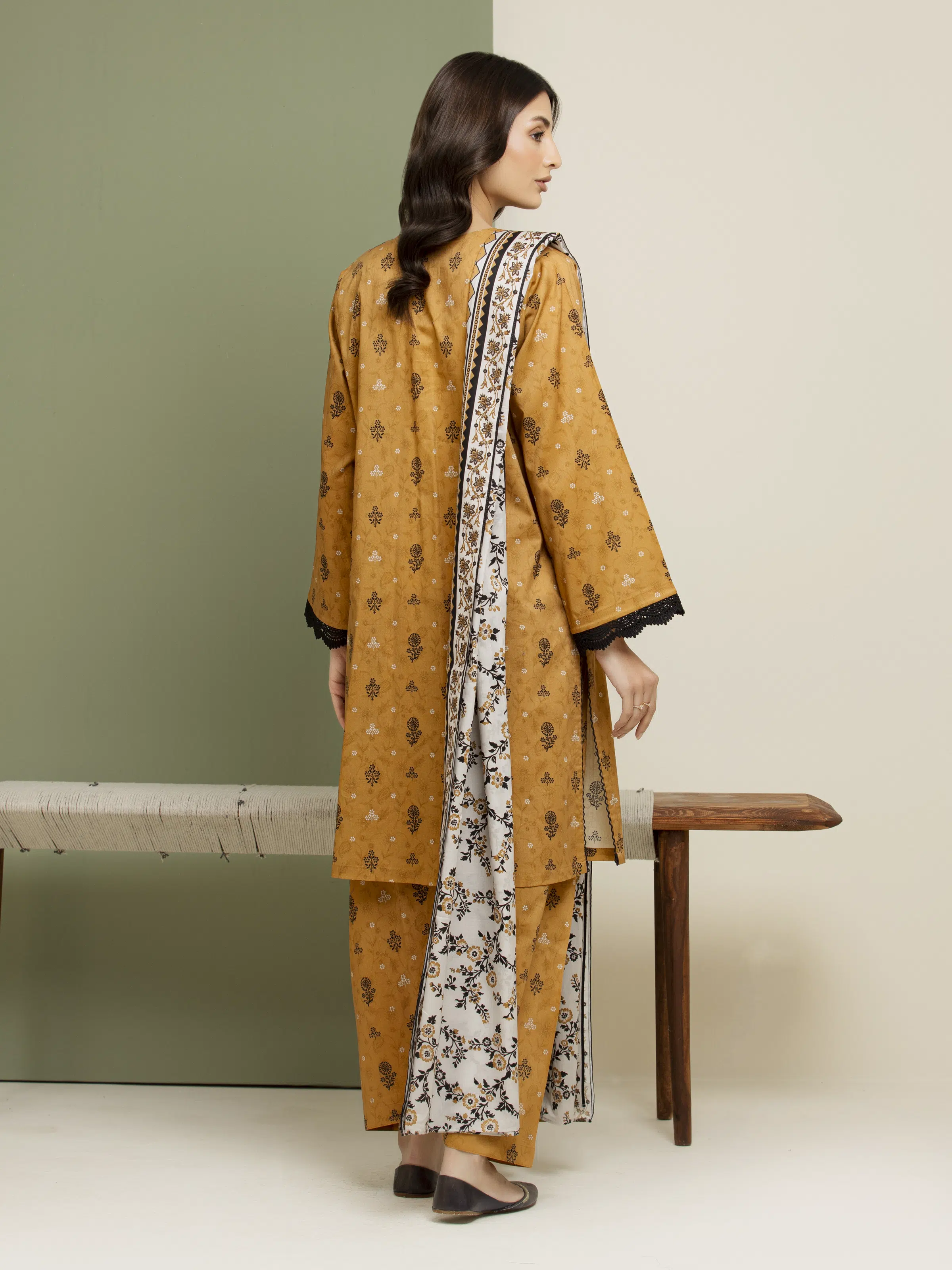 Unstitched Printed Lawn Suit - EWU5A1-35174-3P - Image 2