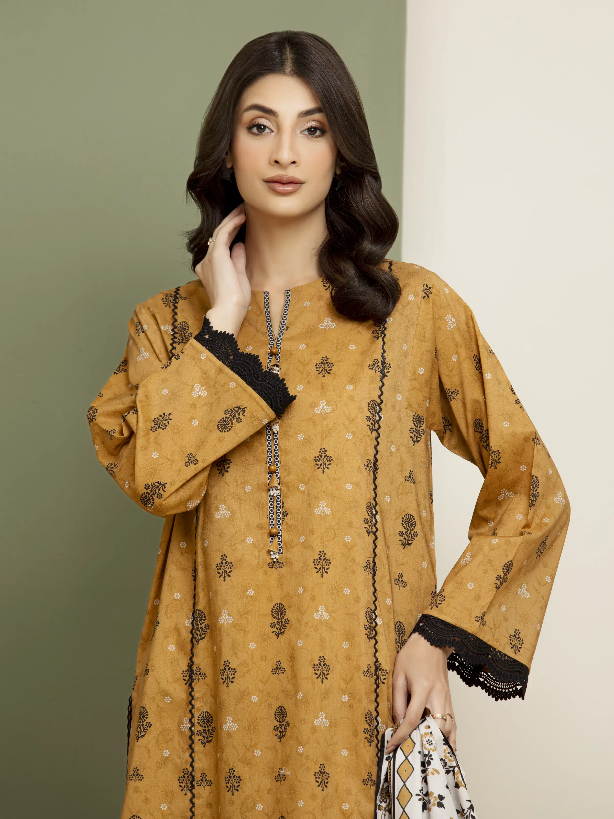 Unstitched Printed Lawn Suit - EWU5A1-35174-3P - Image 3