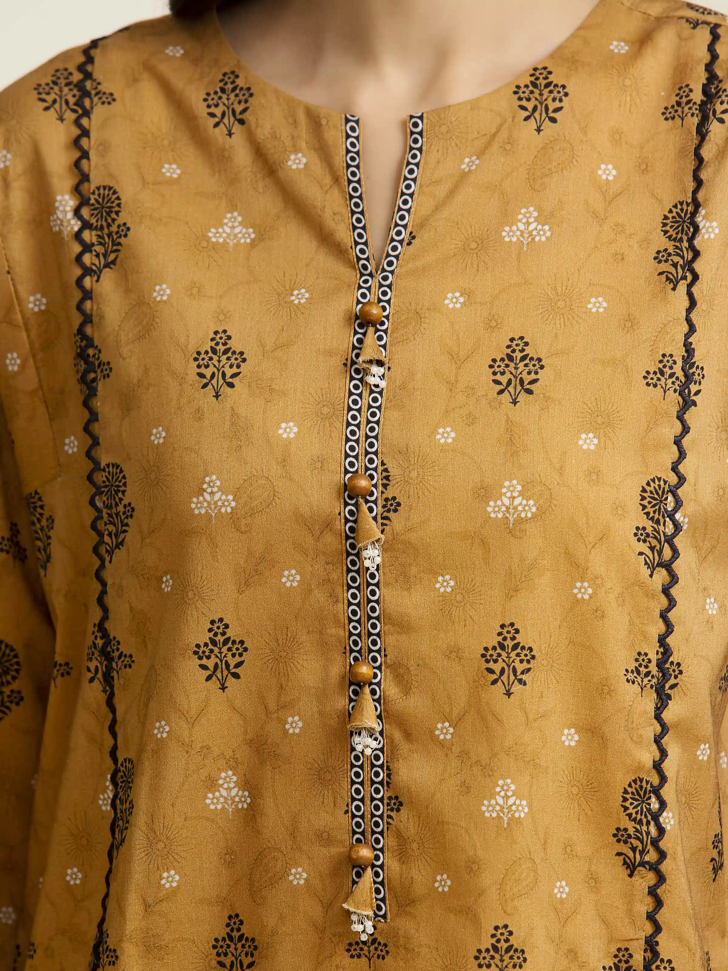 Unstitched Printed Lawn Suit - EWU5A1-35174-3P - Image 4