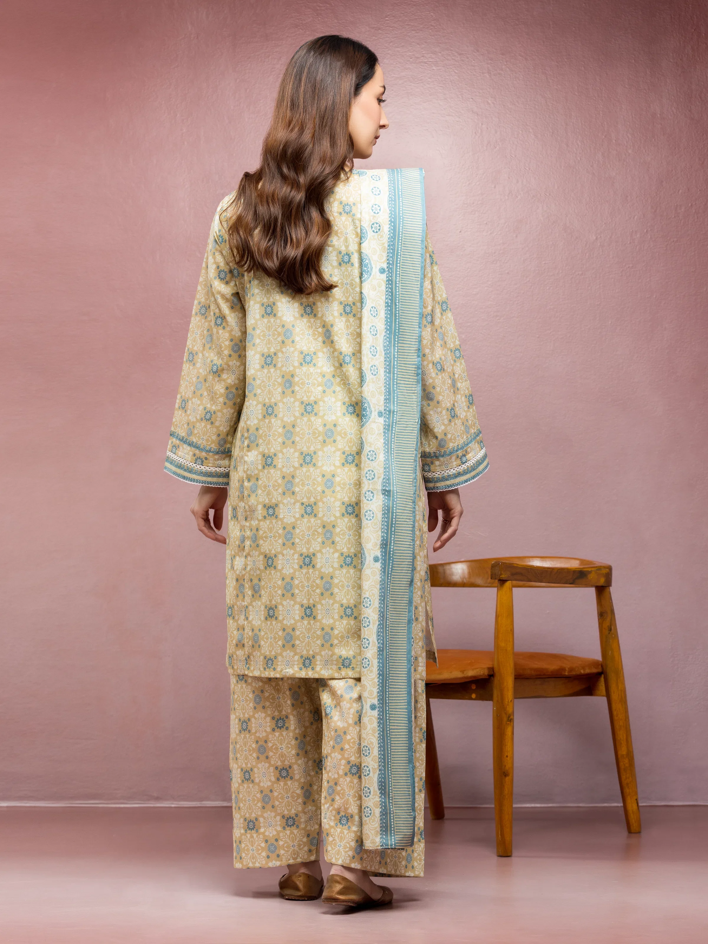 Unstitched Printed Lawn Suit - EWU5A1-35108-3P - Image 2