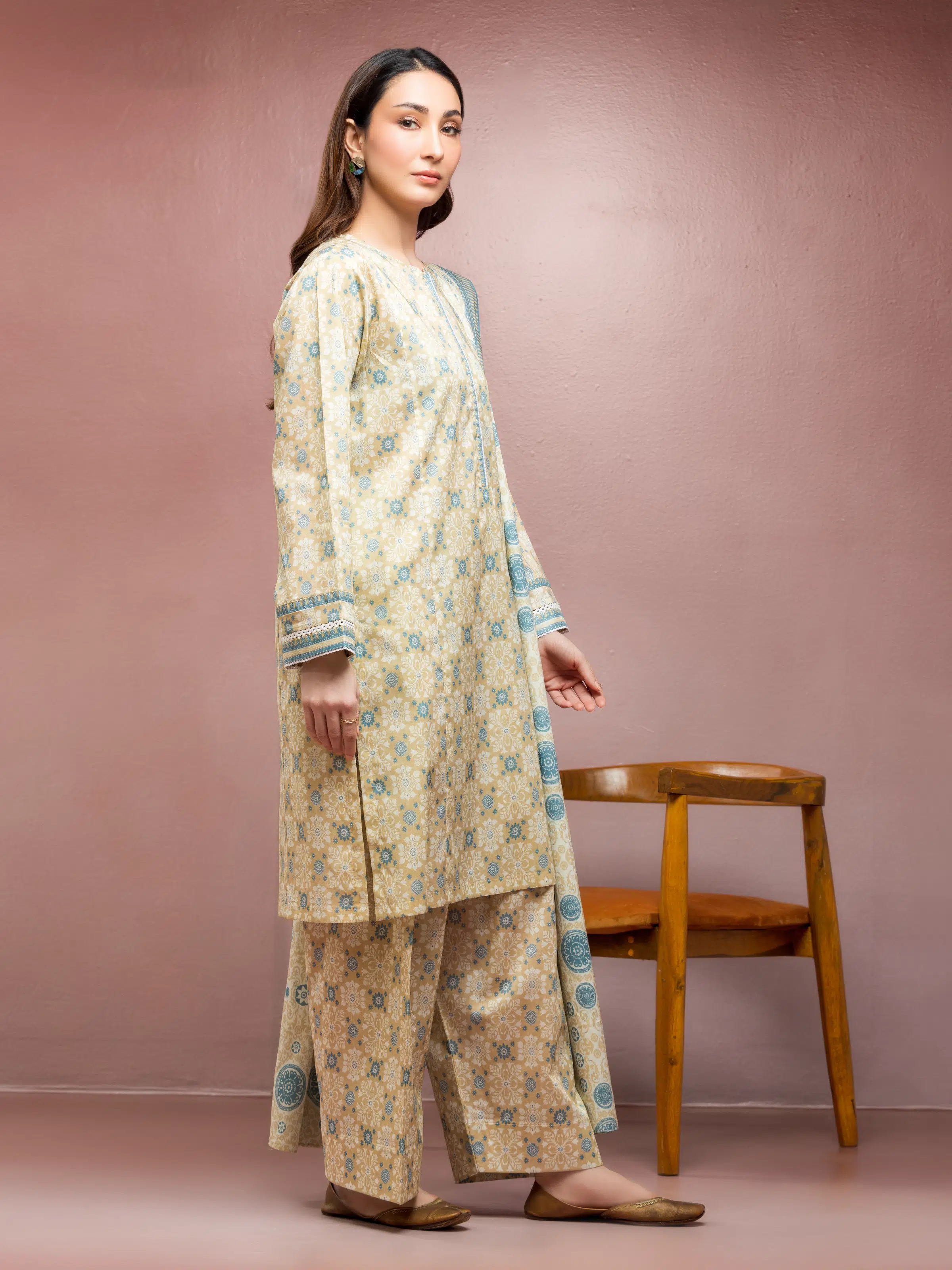 Unstitched Printed Lawn Suit - EWU5A1-35108-3P - Image 3