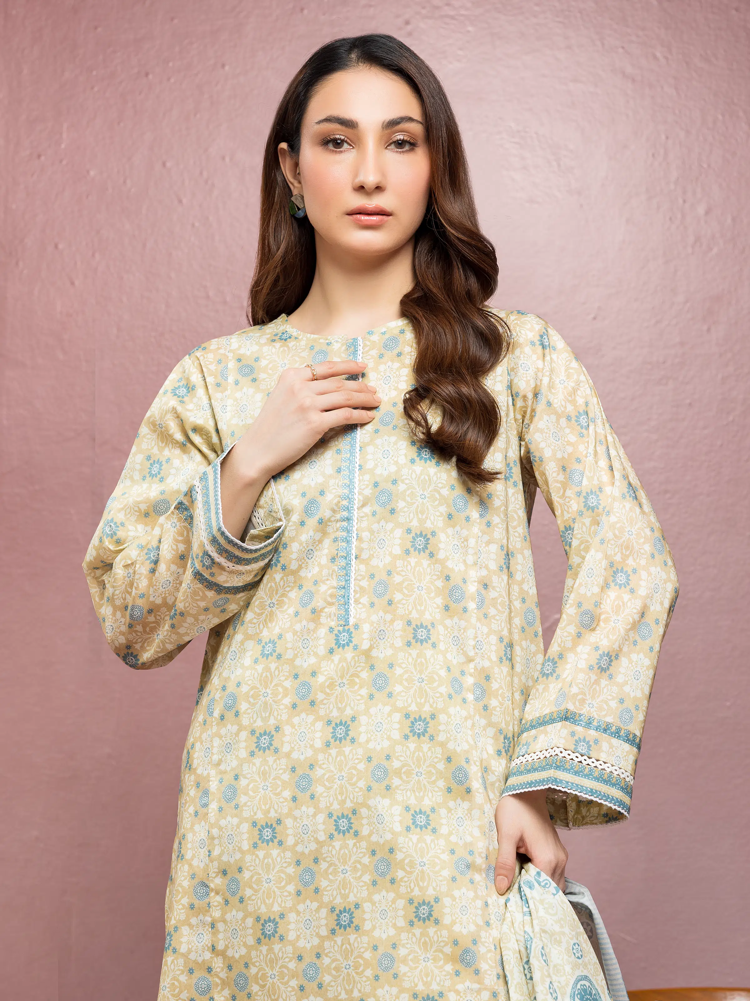 Unstitched Printed Lawn Suit - EWU5A1-35108-3P - Image 4