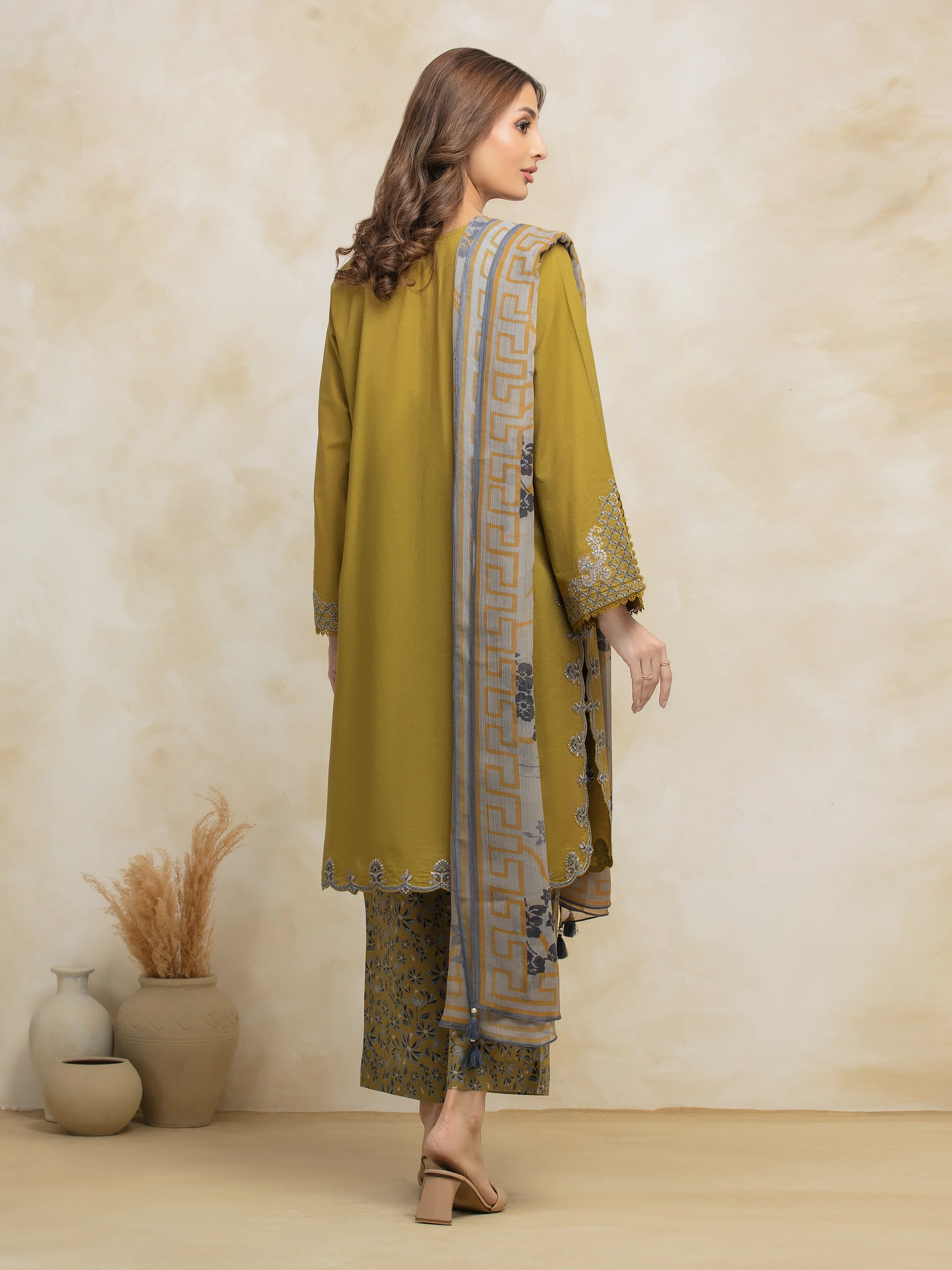 Unstitched Embroidered Cambric Suit - EWU5V2-31033-3P - Image 2